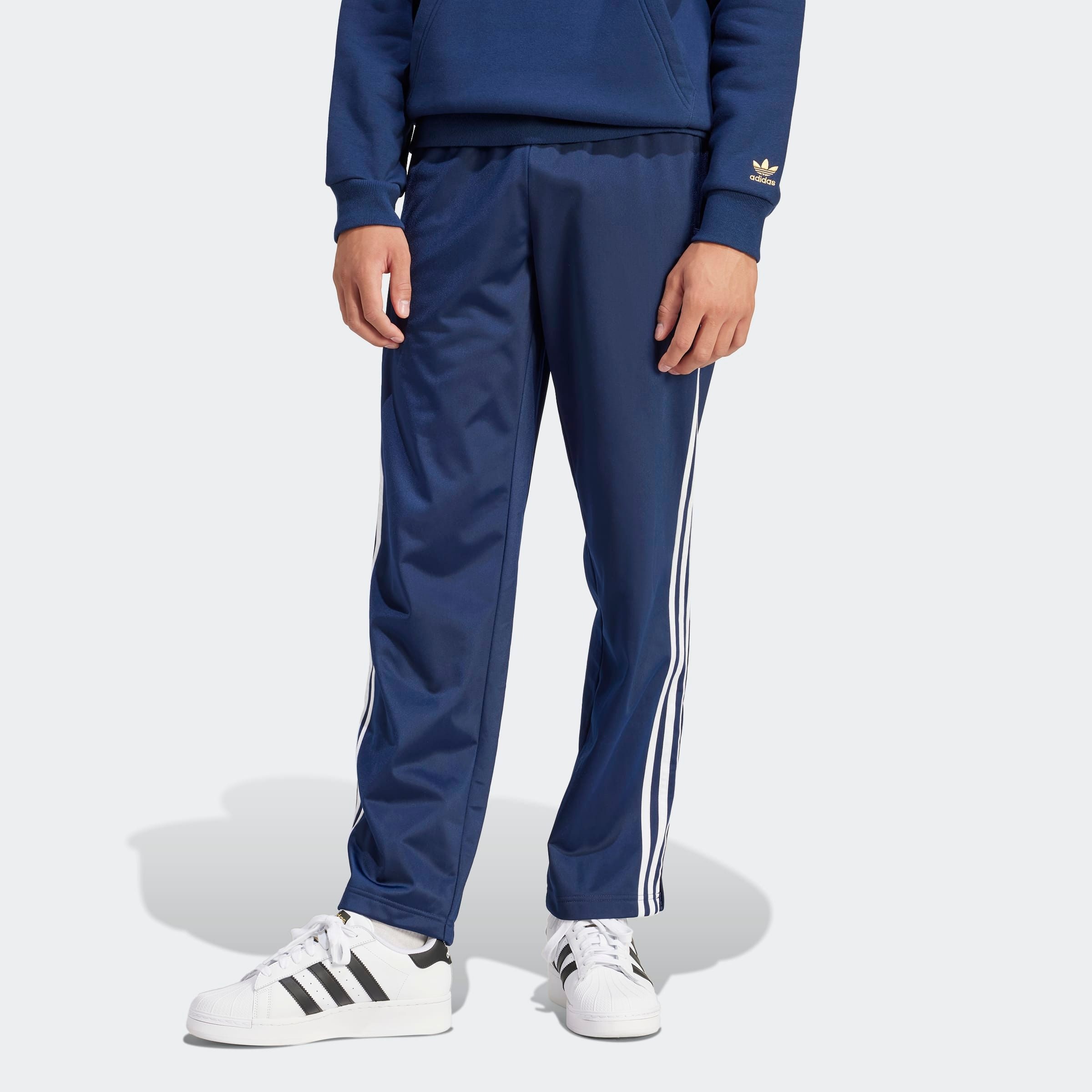 adidas Originals Sporthose »FIREBIRD TP« Trackpant-Design, mit Reissverschlusstaschen, aus Polyester