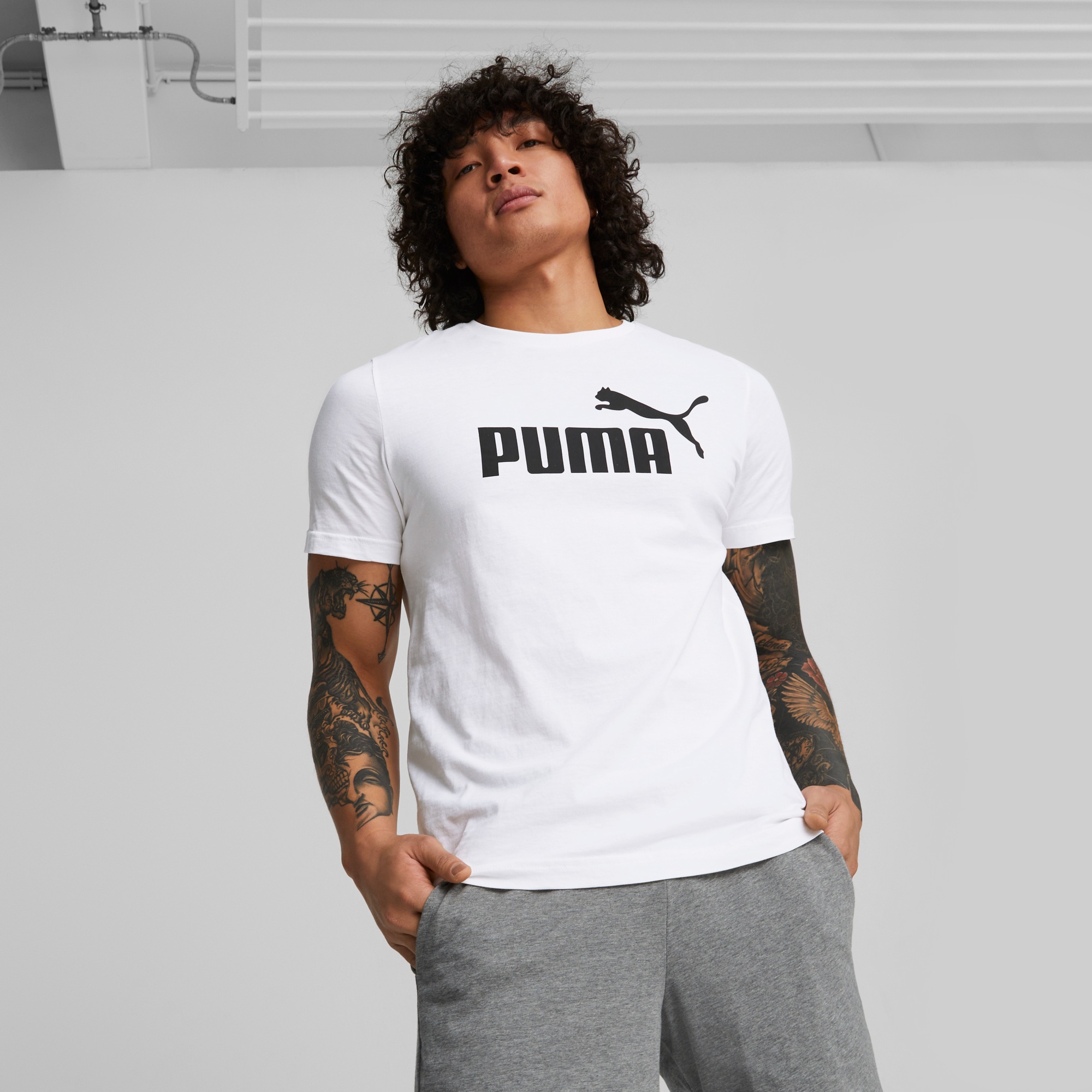 PUMA T-Shirt »ESS LOGO TEE« sportlicher Stil, Kurzarmdesign, aus Baumwolle