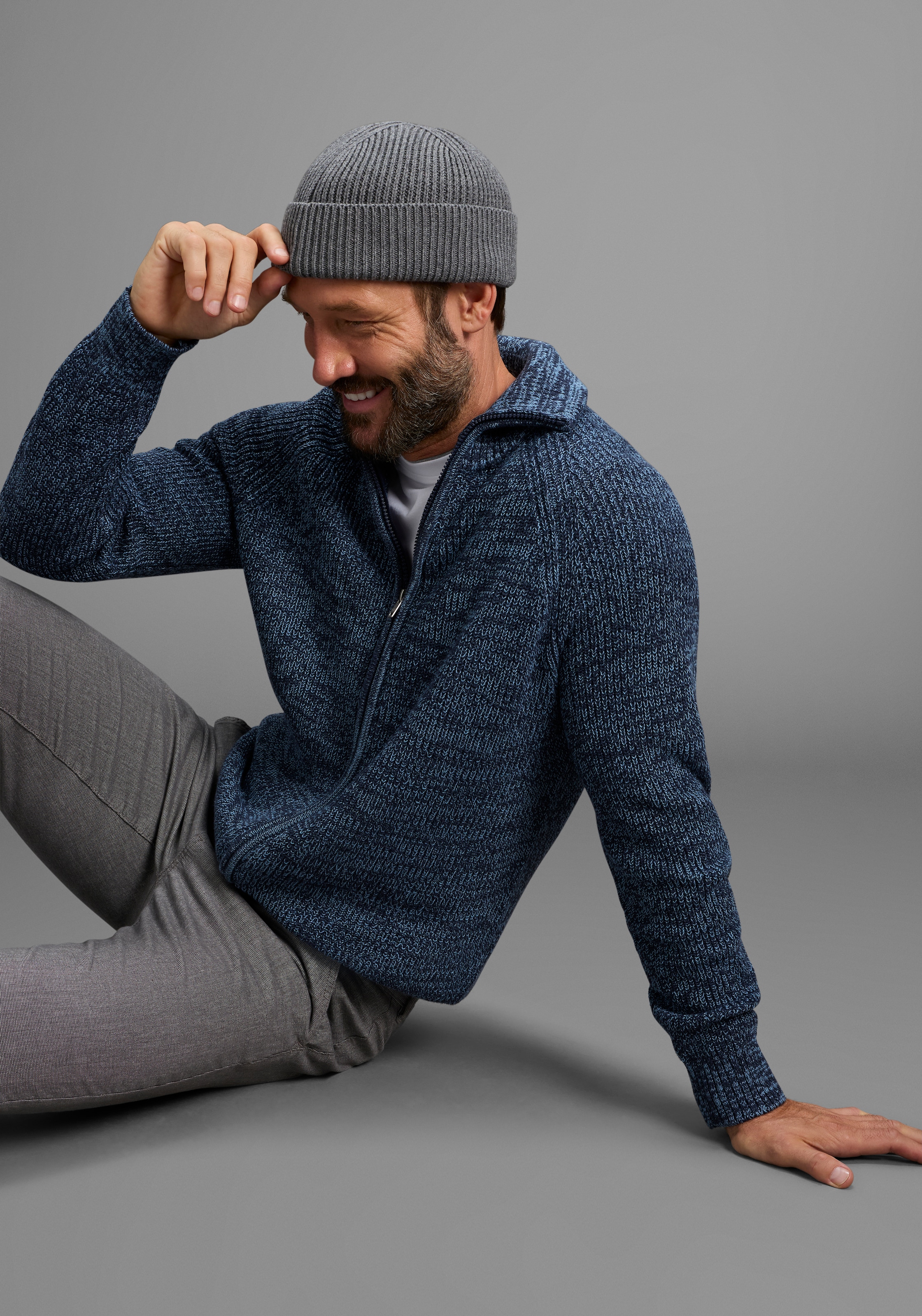 Mans World Strickjacke "Mit Stehkragen & Reissverschluss" melierte Optik,weicher Griff, Perfekt für die kältere Jahreszeit