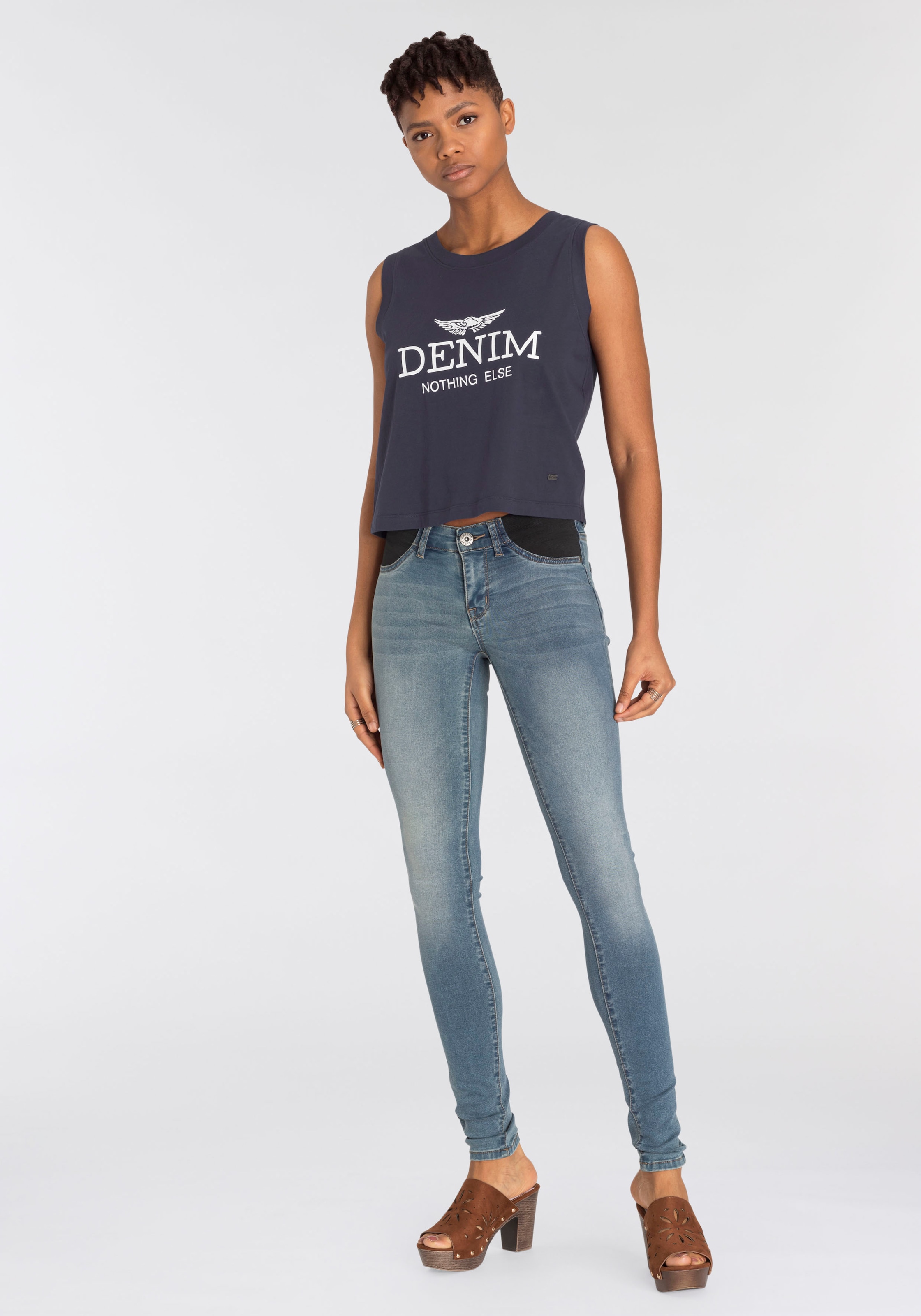 Arizona Skinny-fit-Jeans »Ultra Stretch«, Low Waist mit seitlichen Stretch-Einsätzen  am Bund online kaufen bei Jelmoli-Versand Schweiz | Stretchjeans