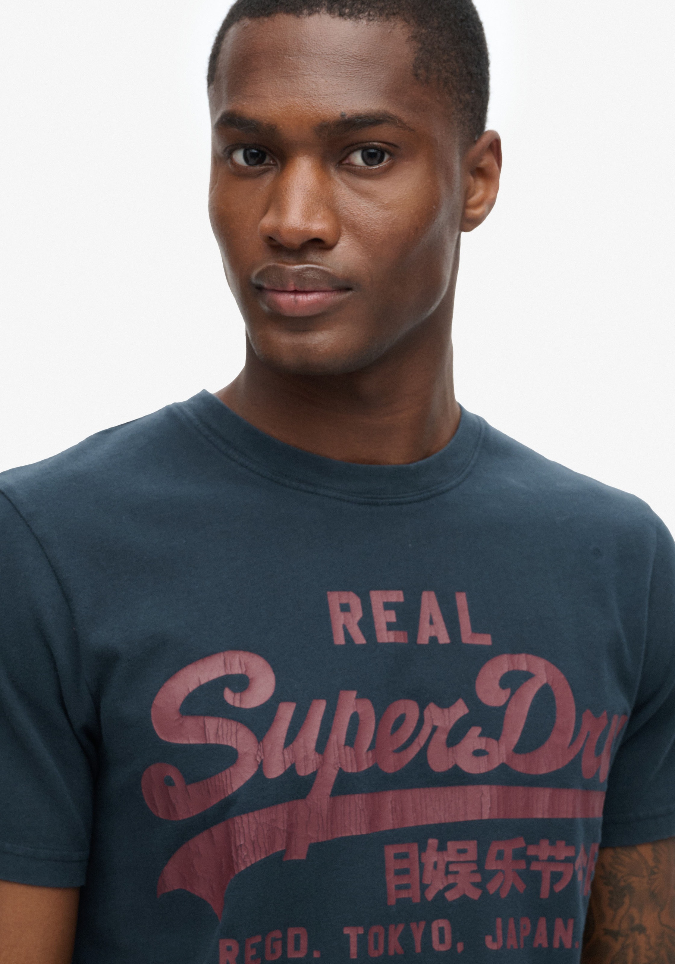 Superdry Rundhalsshirt »CLASSIC VL GRAPHIC T SHIRT«