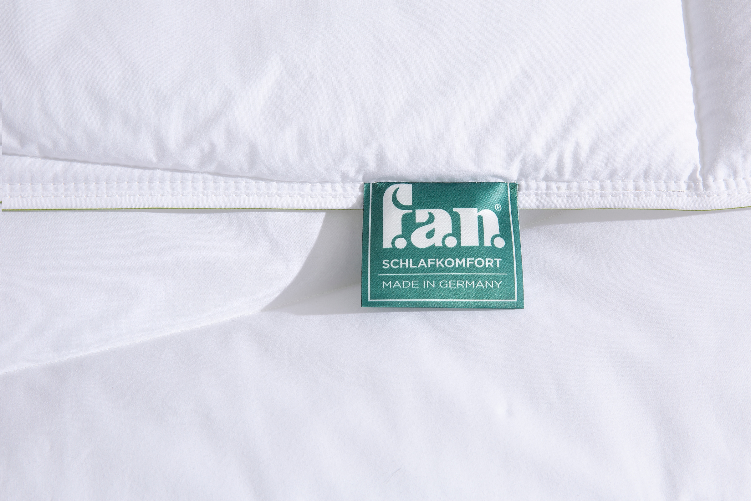 fan Kunstfaserbettdecke »f.a.n. Made in Green "Tegernsee"«, 4-Jahreszeiten, (1 St.), ressourcenschonend hergestellt