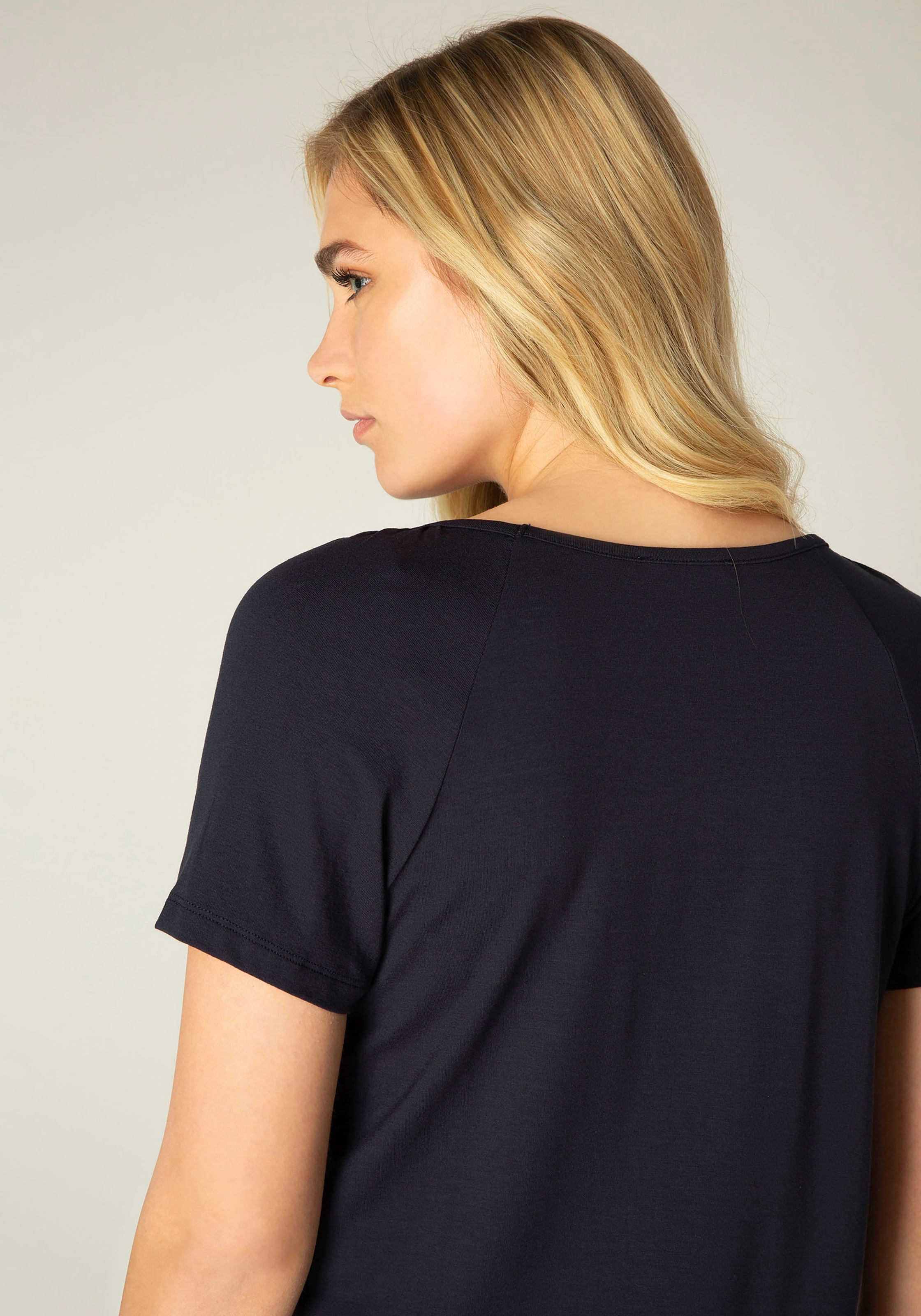Ausschnitt online »Yona«, Level Base und Schweiz Jelmoli-Versand bestellen am T-Shirt Raffung elastischem mit bei Bund