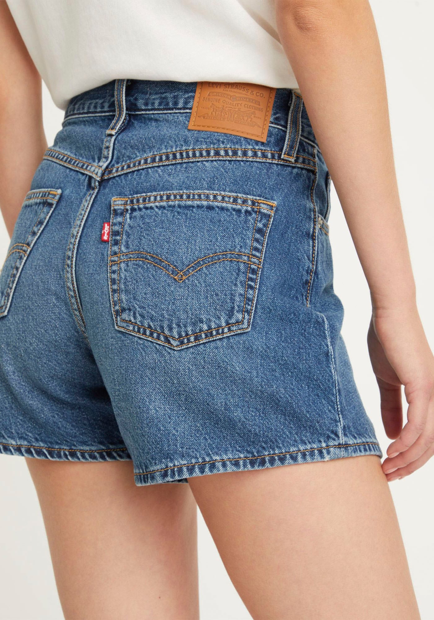 Levi's® Jeansshorts »80S MOM SHORT«
