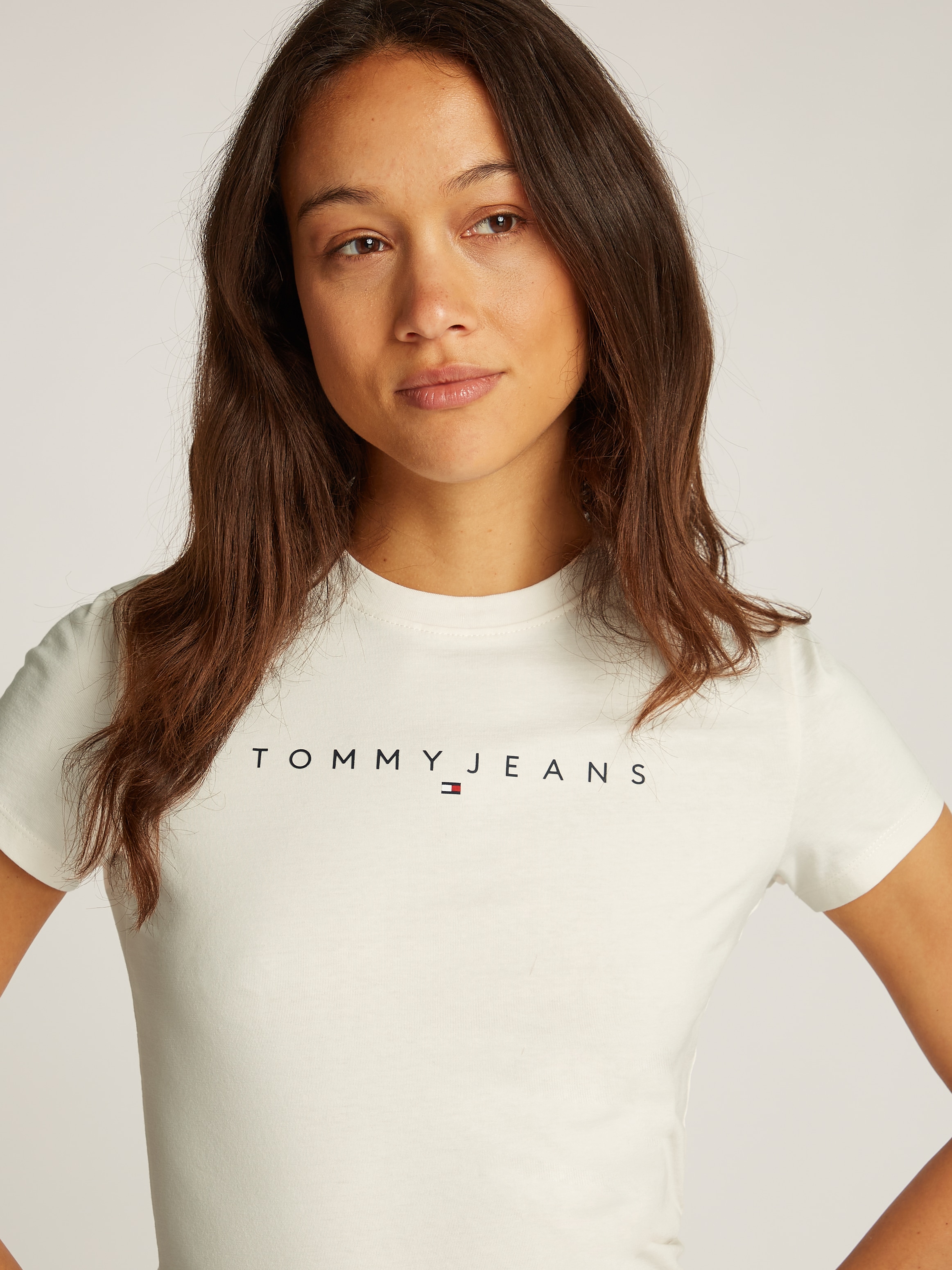 Tommy Jeans Curve T-Shirt »TJW SLIM LINEAR TEE EXT«, in Grosse Grössen
