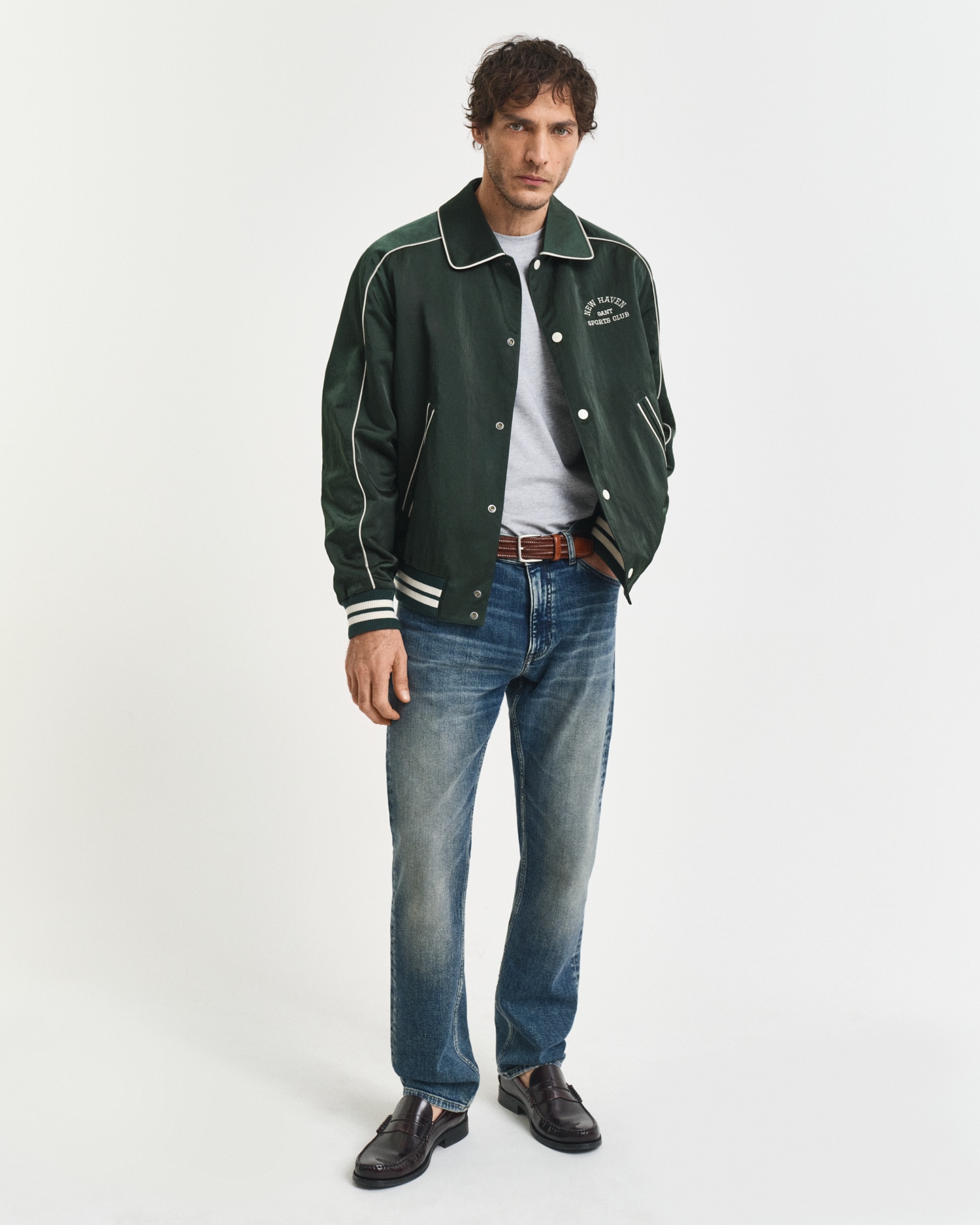 Gant T-Shirt »SLIM SHIELD SS T-SHIRT«, mit Logostickerei auf der Brust