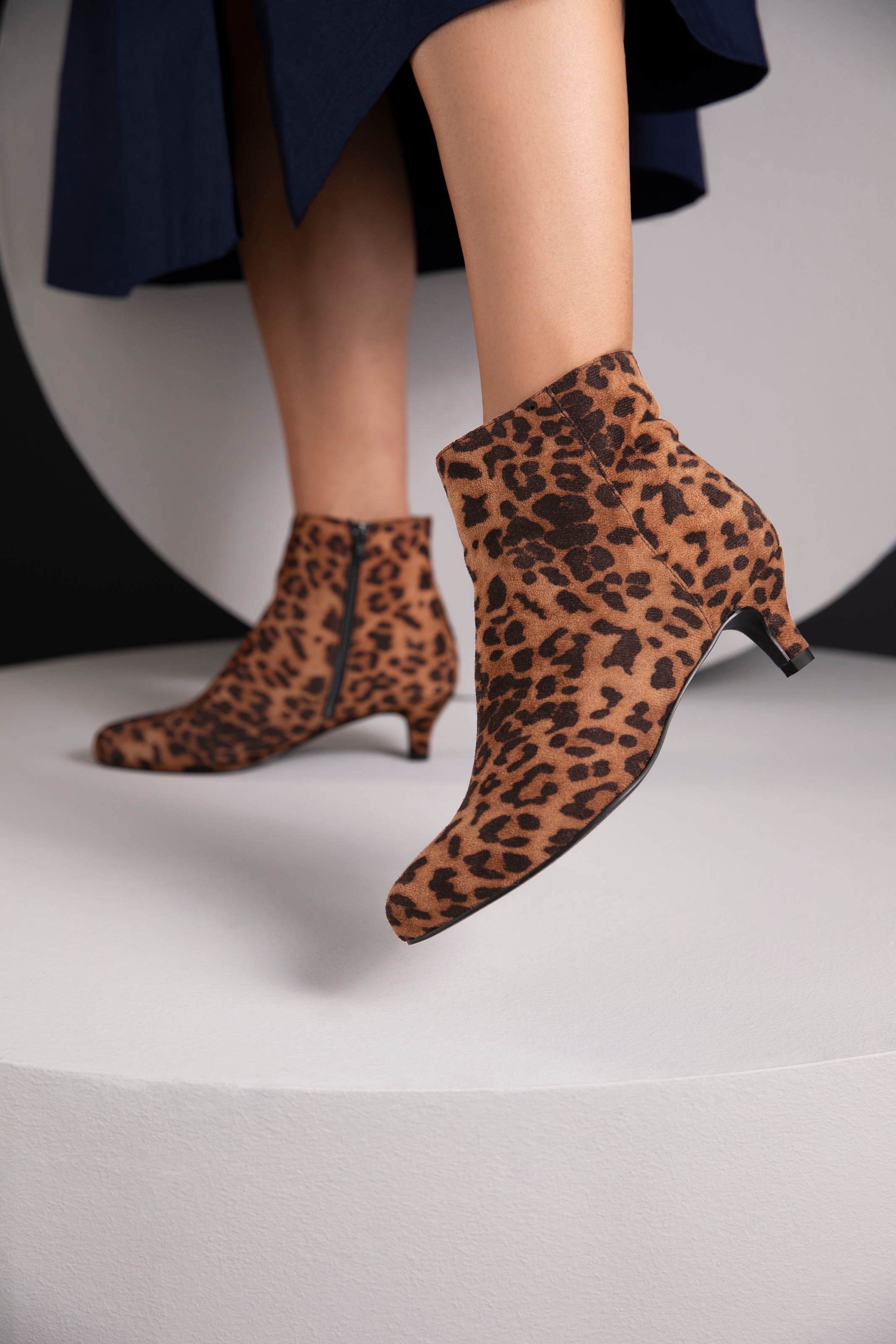 Aniston SHOES Stiefelette, Reissverschluss-Ankelboots, Trichterabsatz - NEUE KOLLEKTION
