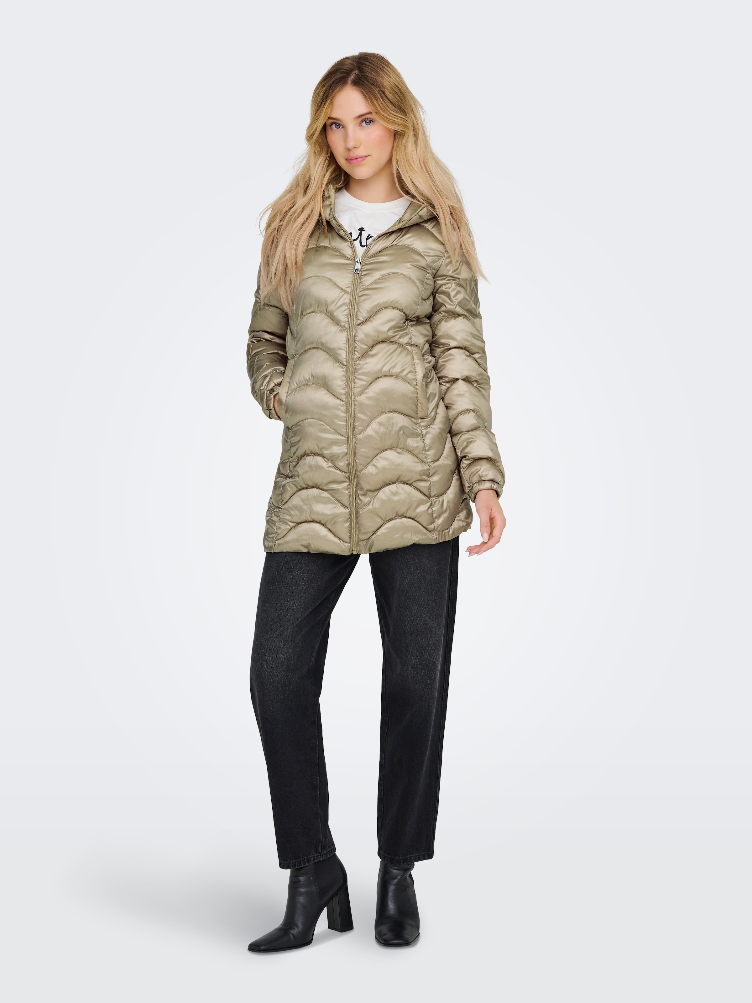 ONLY Steppmantel »ONLVEGA WAVE QUILTED COAT CC OTW«