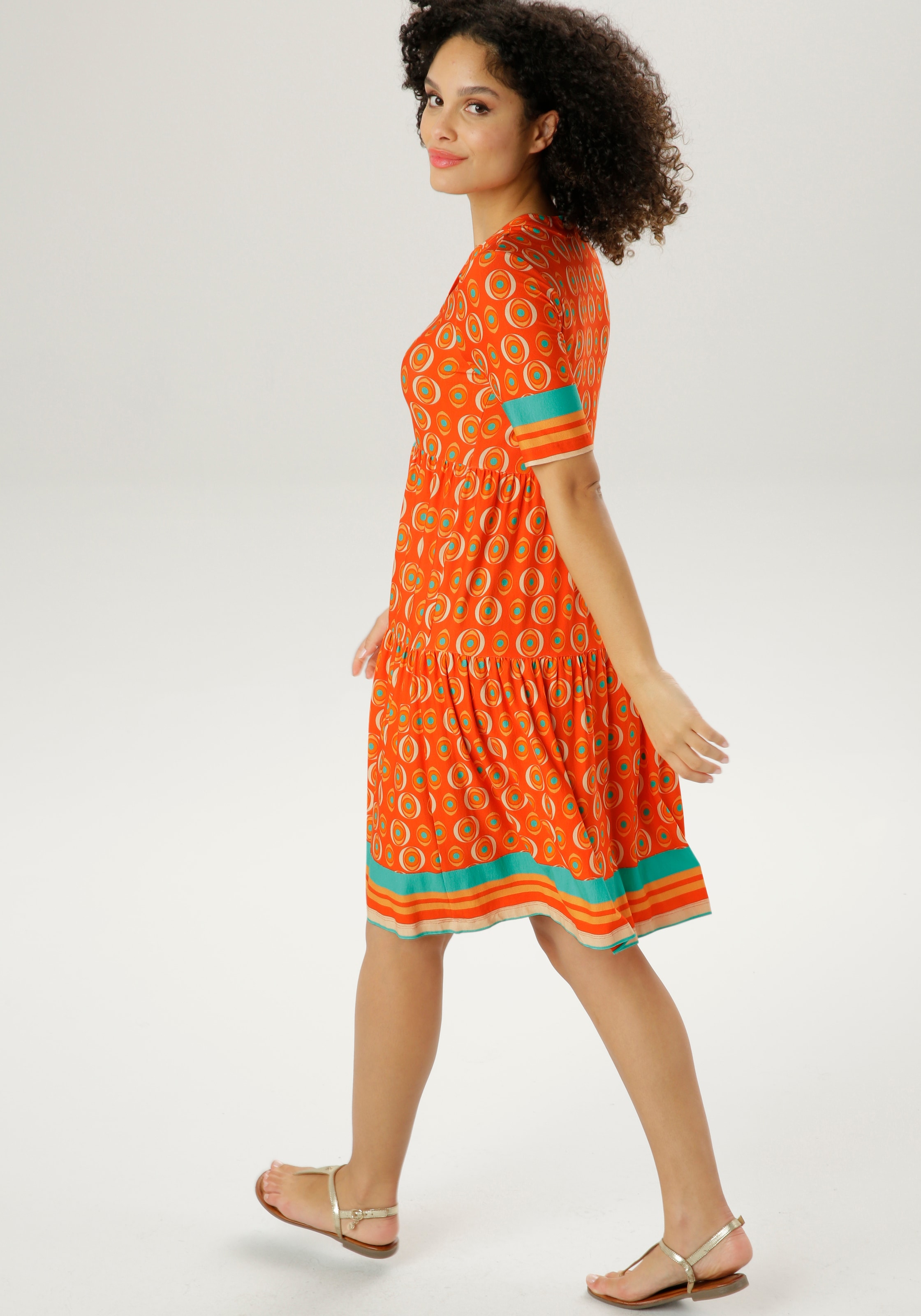 Aniston SELECTED Sommerkleid, mit verlängertem Halbarm