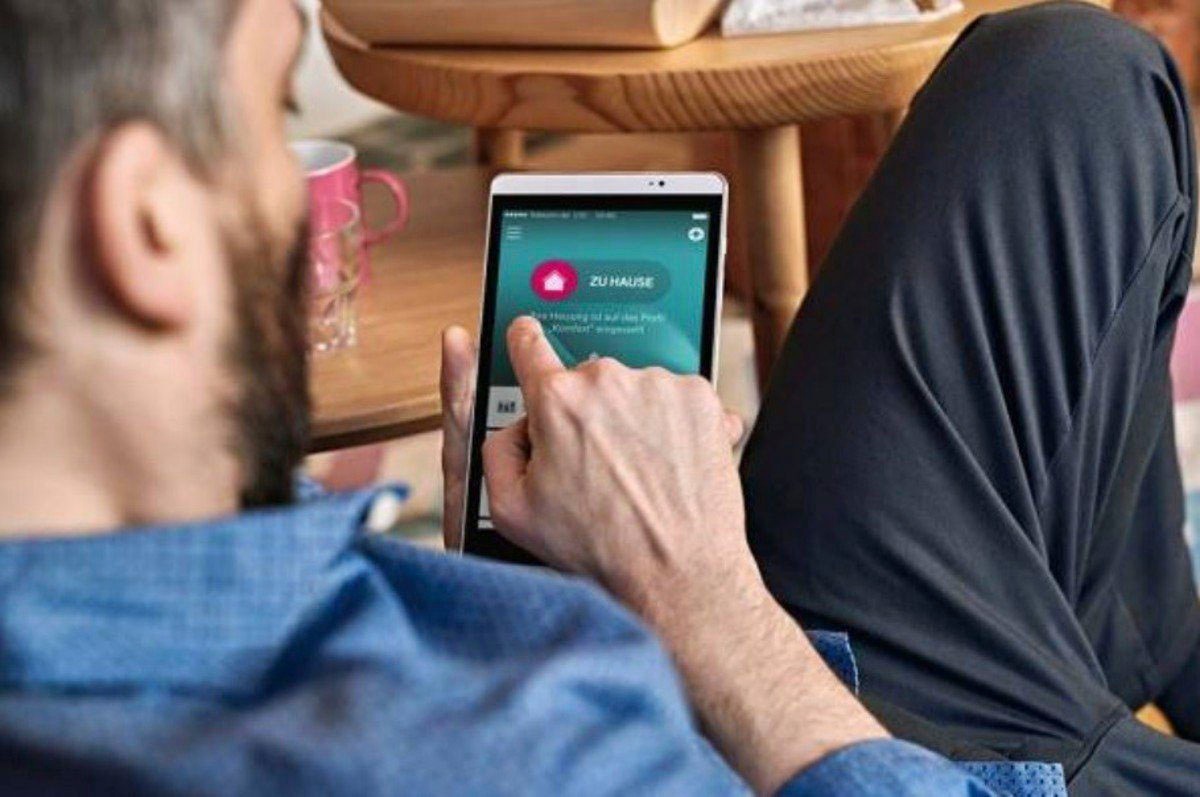 Telekom Smart-Home-Steuerelement »SMART HOME BASE 2 für Magenta SmartHome«, Integrierte Funkstandards: HomeMatic, HomeMaticIP, ZigBee, DECT ULE;