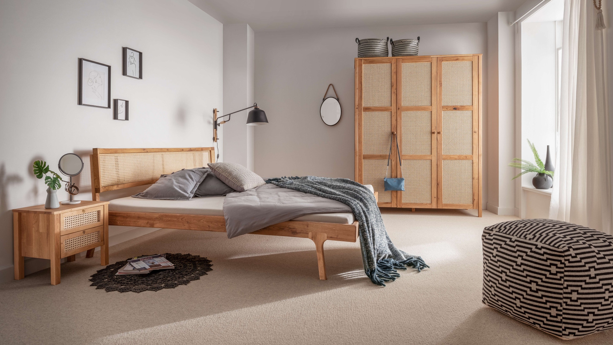 andas Bett »Hällevik Doppelbett, Massivholzbett, hyggeliger Stil«, massive FSC-zertifizierte Eiche geölt, Kopfteil mit Wiener Geflecht