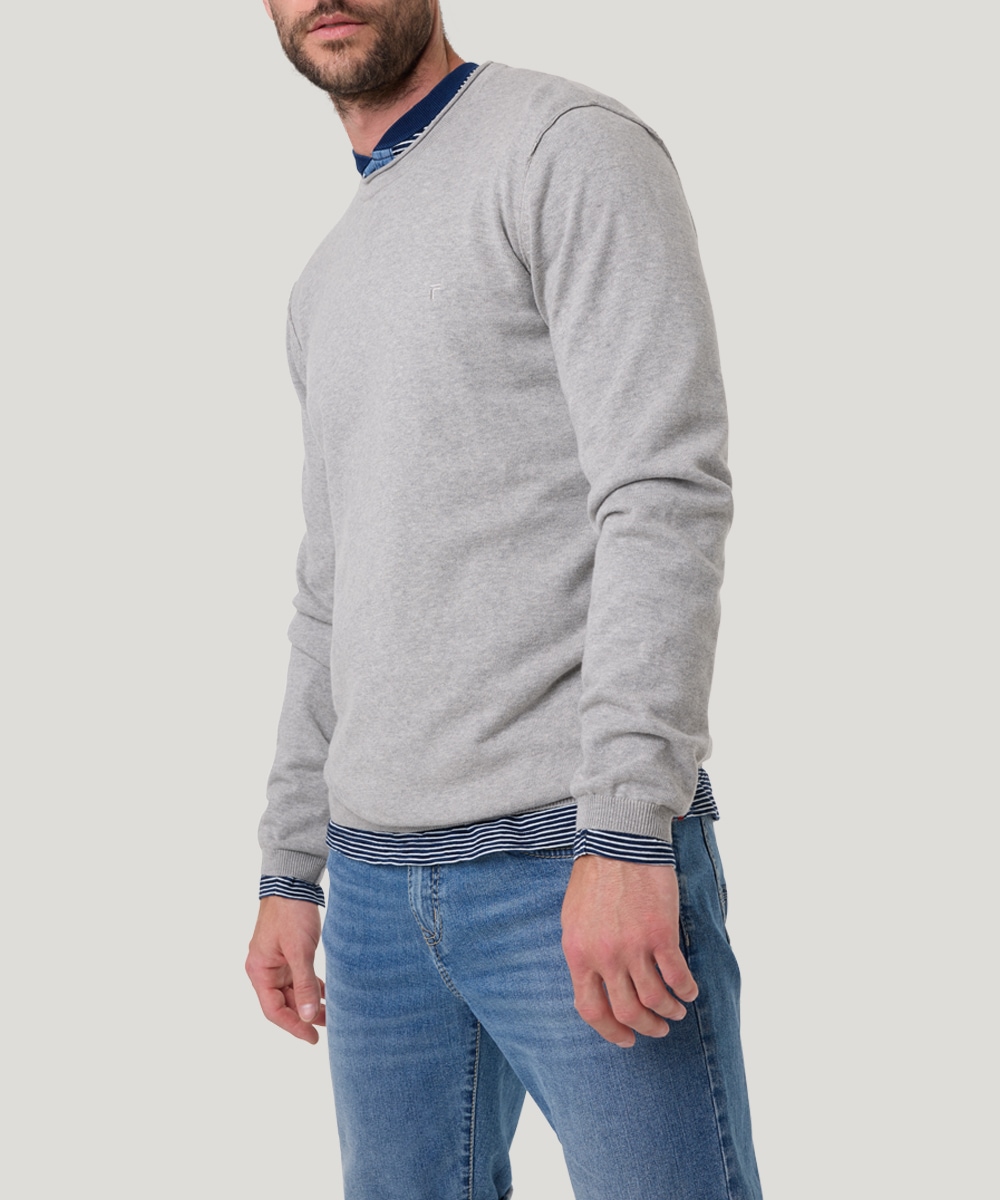 Pioneer Authentic Jeans Rundhalspullover, Ausschnitt mit Rollkante, Aussennähte
