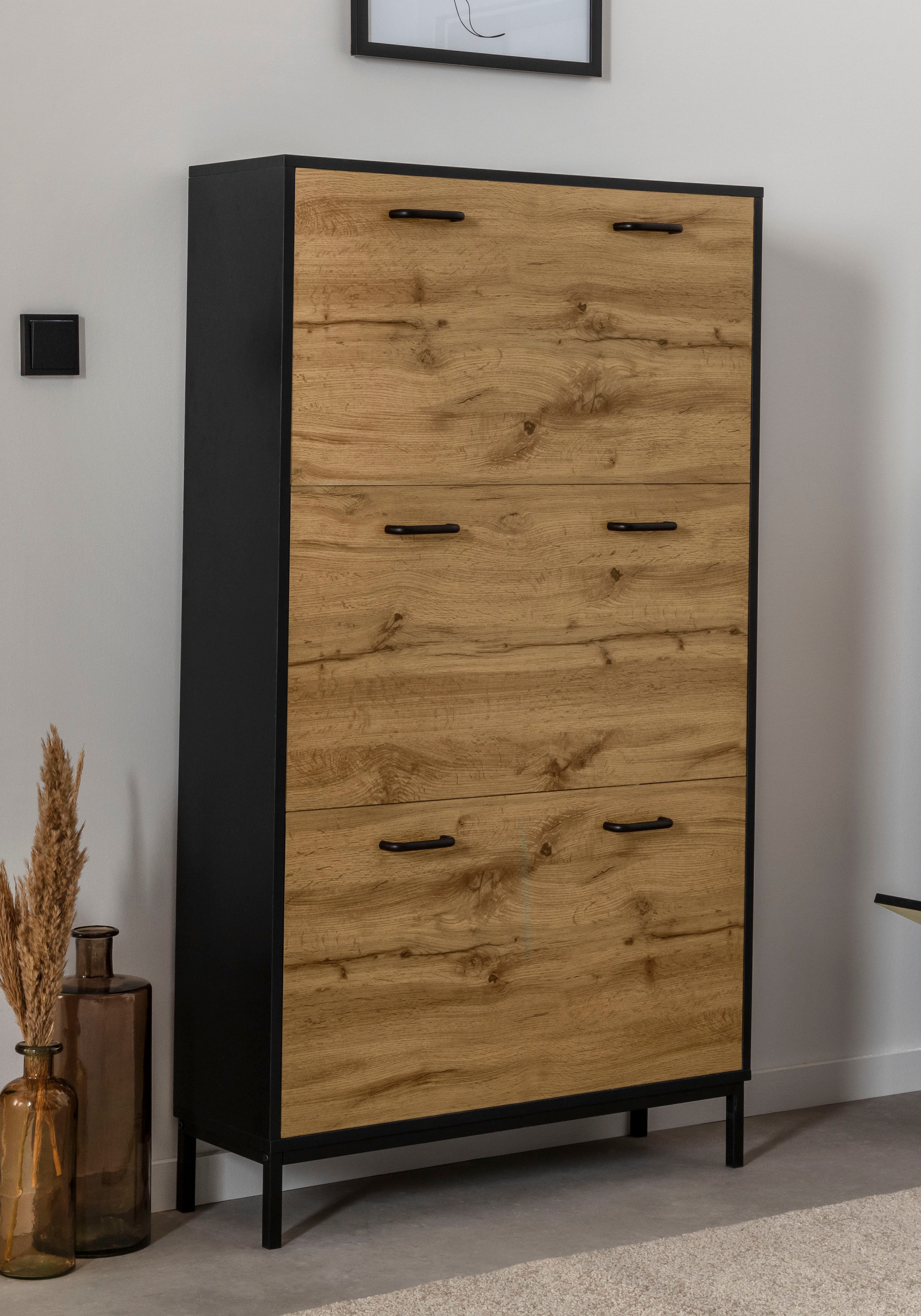 Places of Style Schuhschrank »Rocco«, mit 3 Klappen, Griffe aus Metall, Breite 80 cm, Höhe 140 cm