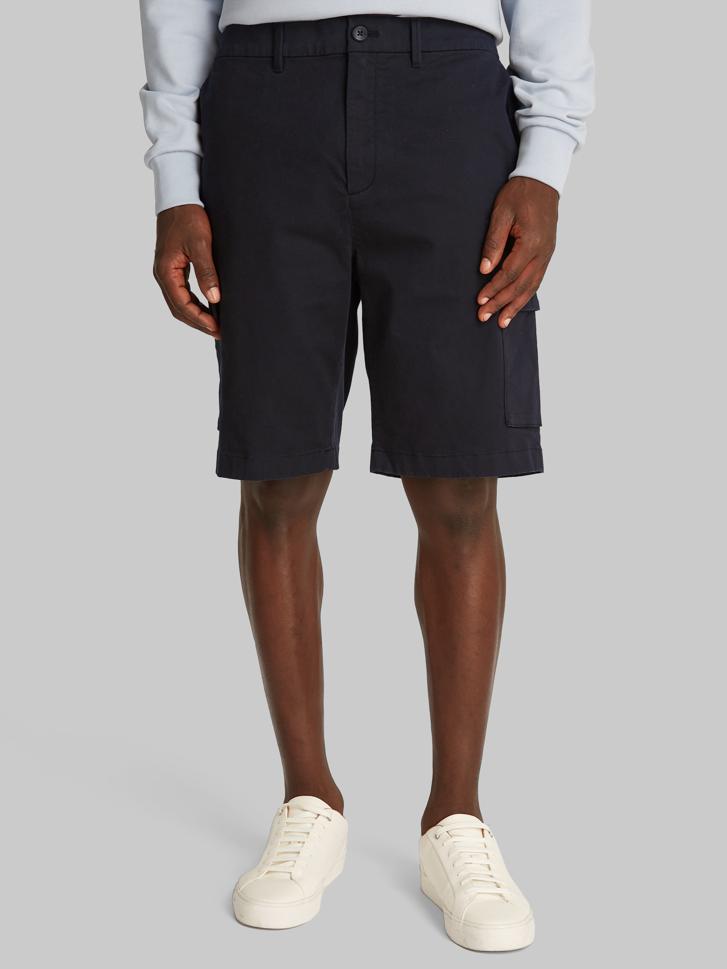Calvin Klein Cargoshorts »MODERN TWILL CARGO SHORT« mit Logo-Patch