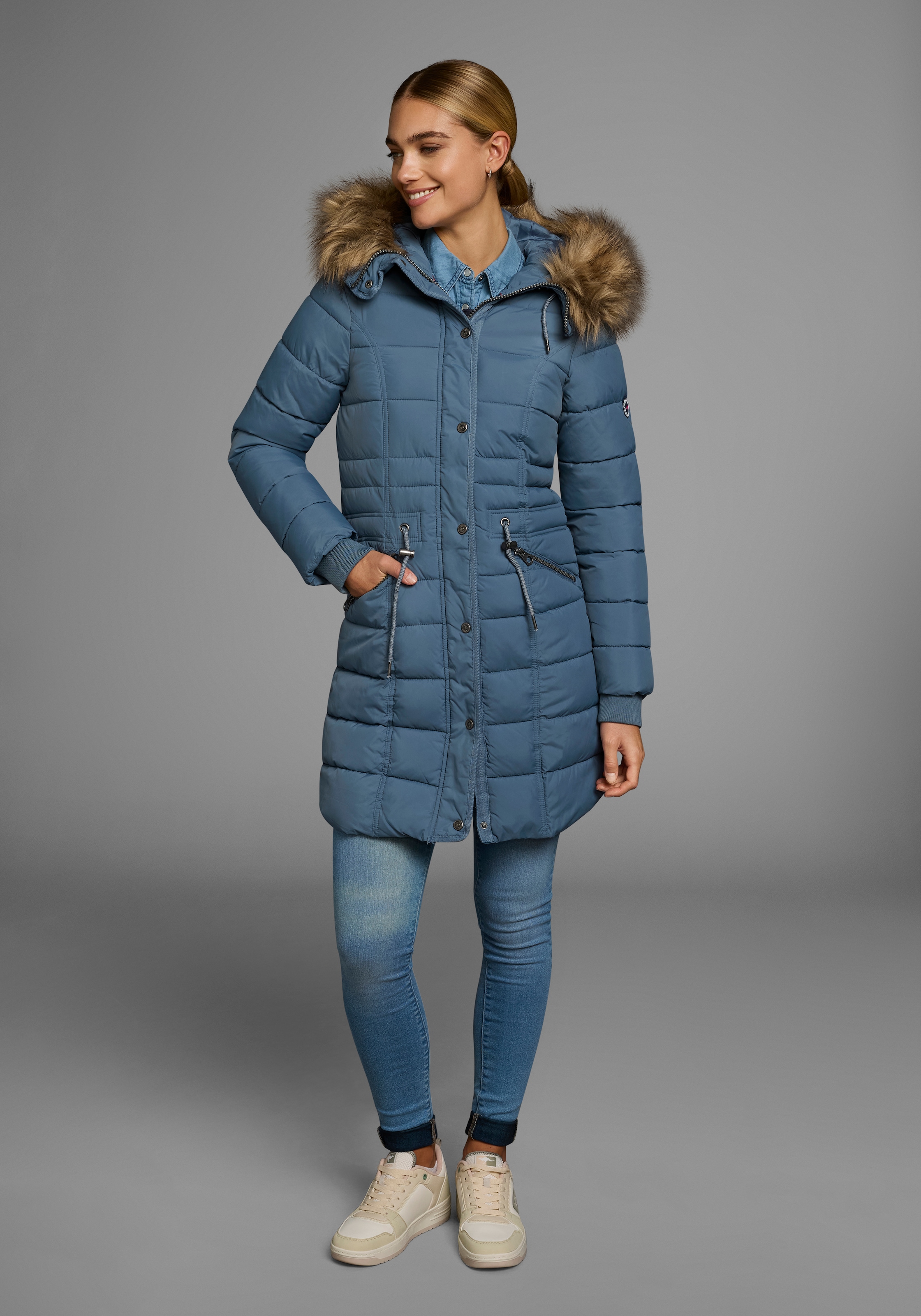 KangaROOS Steppjacke, mit Kapuze, figurbetonter Schnitt, mit Reissverschlusstaschen