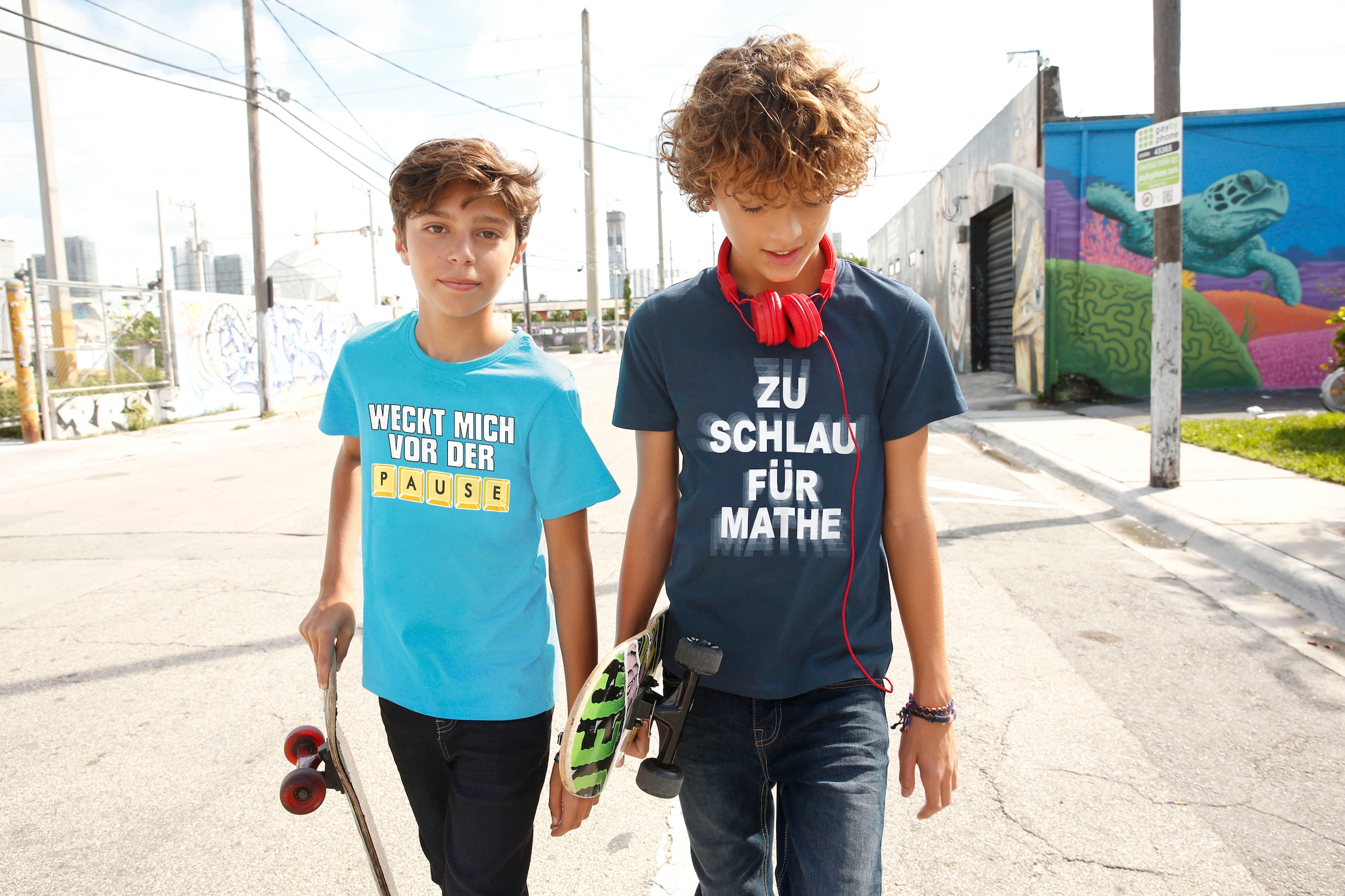 ✵ KIDSWORLD T-Shirt »WECK MICH VOR DER PAUSE«, Spruch online bestellen |  Jelmoli-Versand