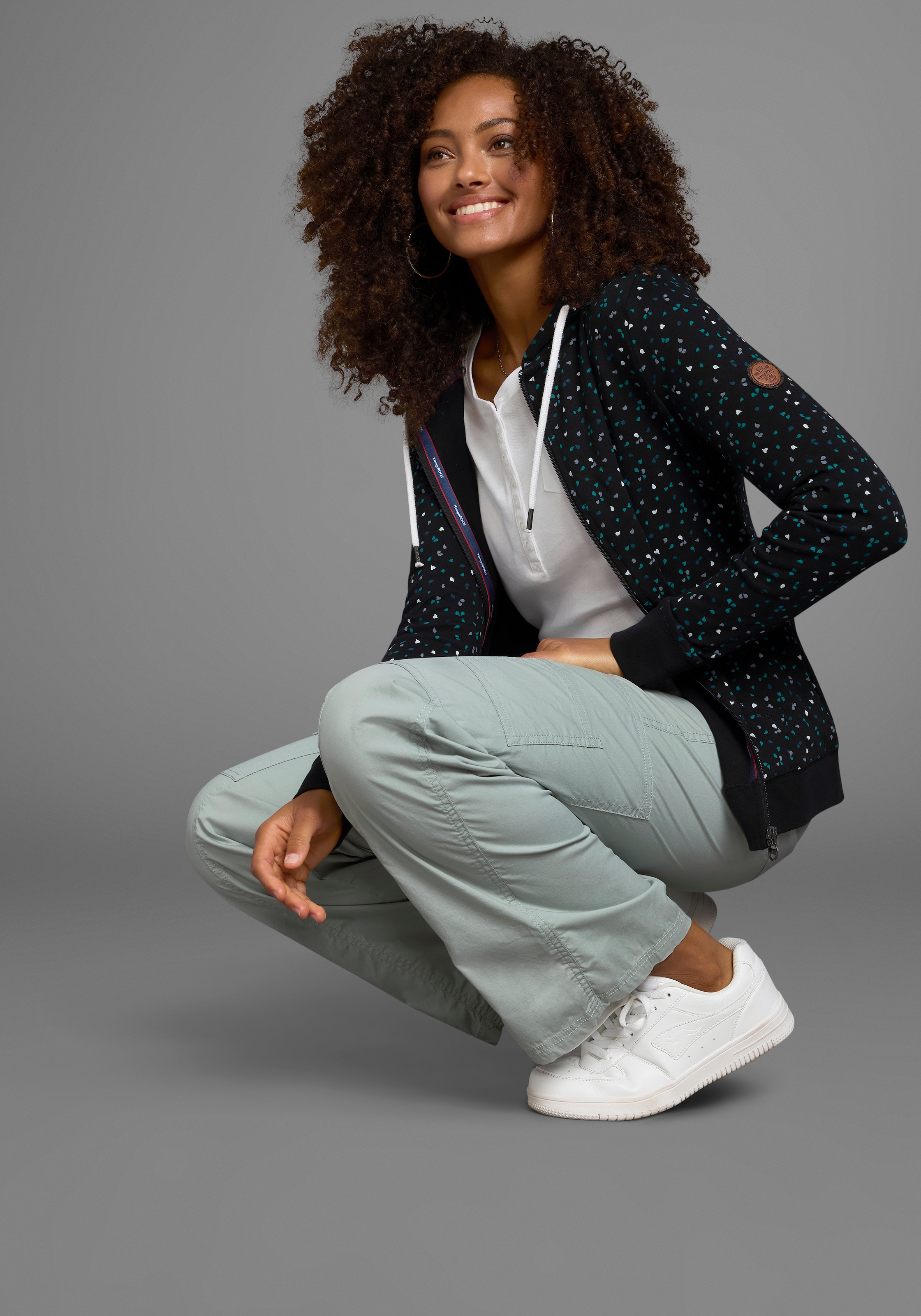 KangaROOS Kapuzensweatjacke, mit sportlichem Minimal-Print