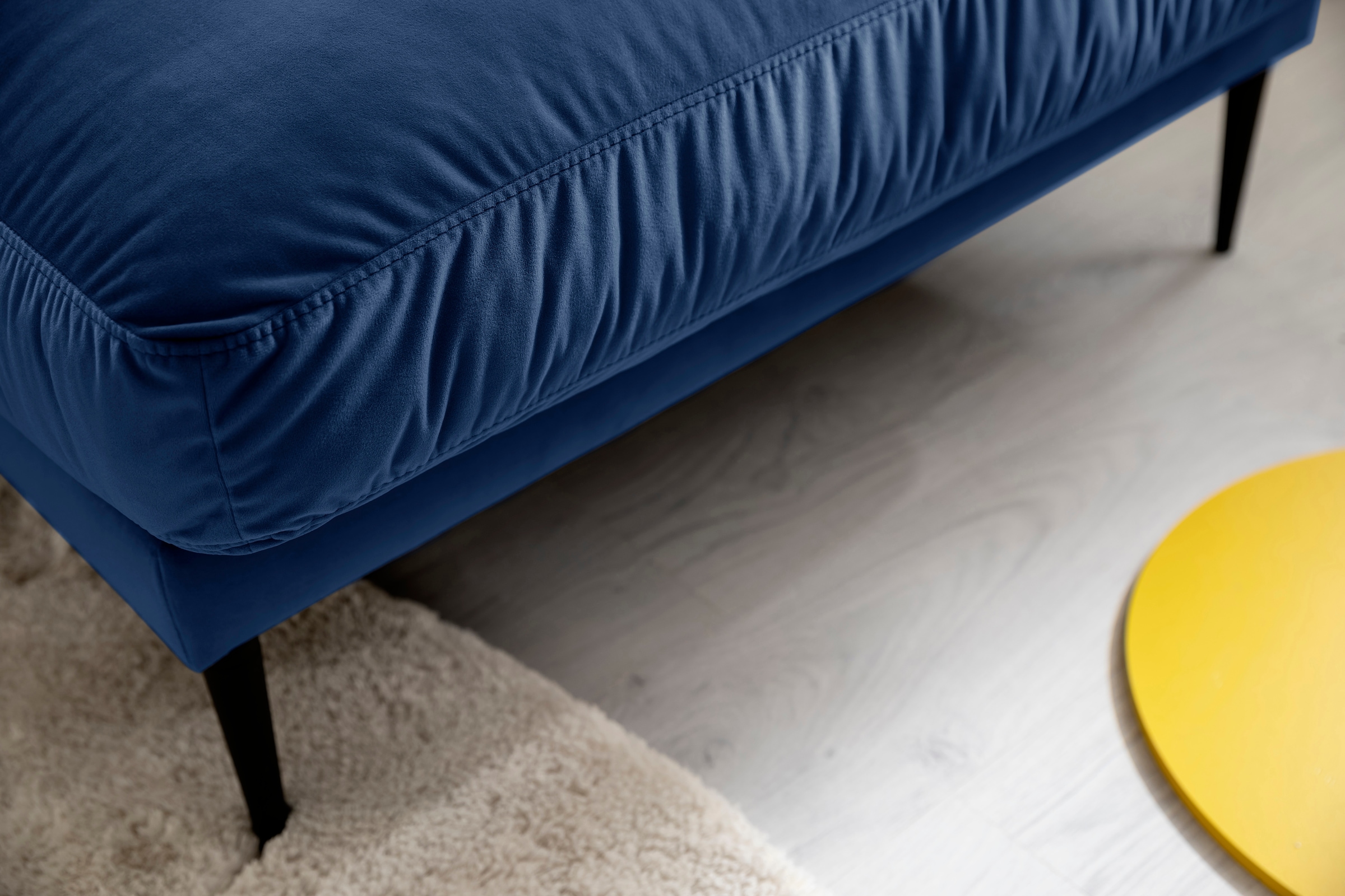 Trends by HG Polsterecke »Svea L-Form«, Ottomane rechts oder links, mit Metallfuss, frei im Raum stellbar