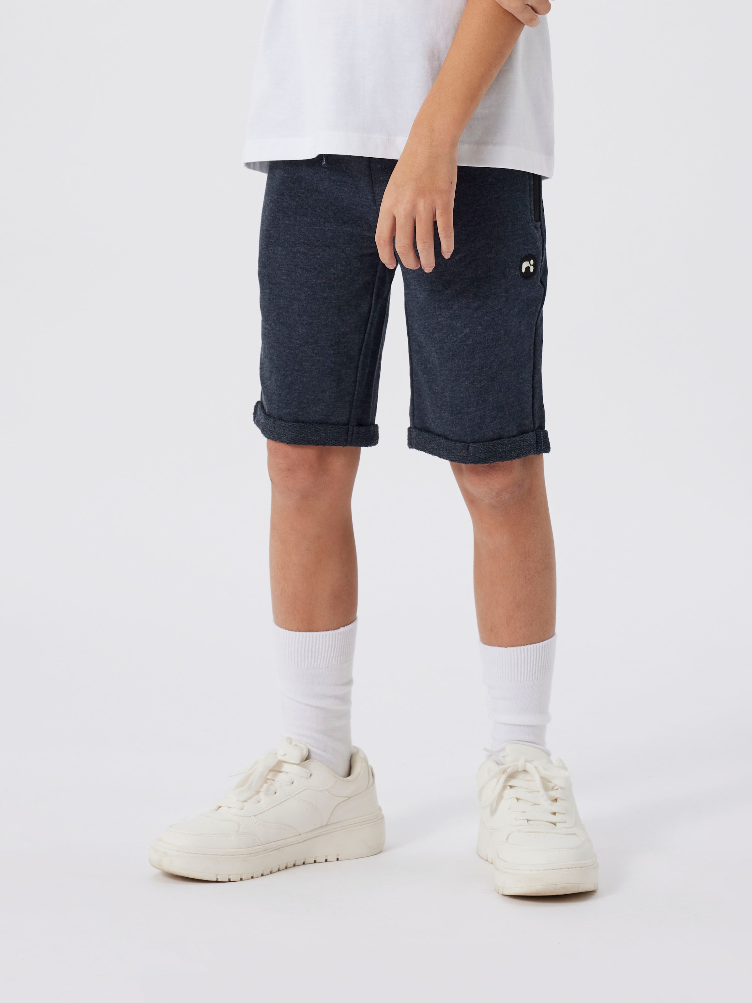 Name It Sweatshorts »NKMVIMO SWE SHORTS BRU NOOS« Baumwollmischung, Umschlagsaum, Reissverschlusstaschen