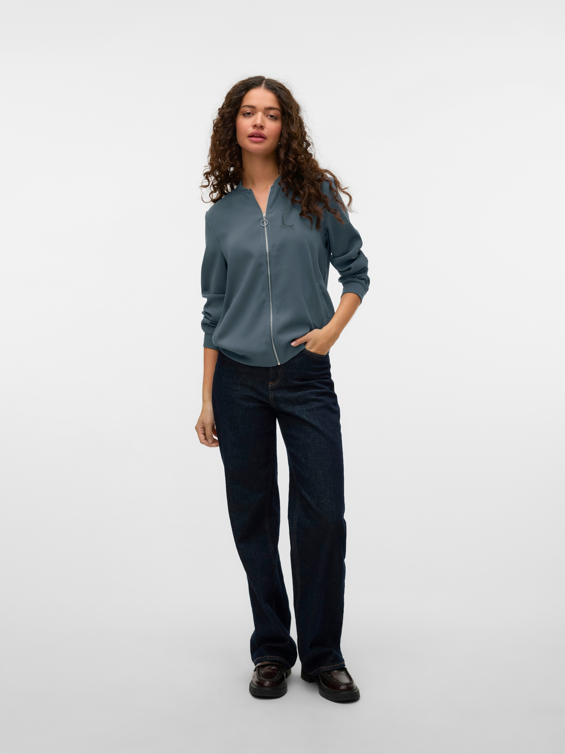 Vero Moda Bomberjacke »VMCOCO L/S BOMBER«, in modisch kurzer Form