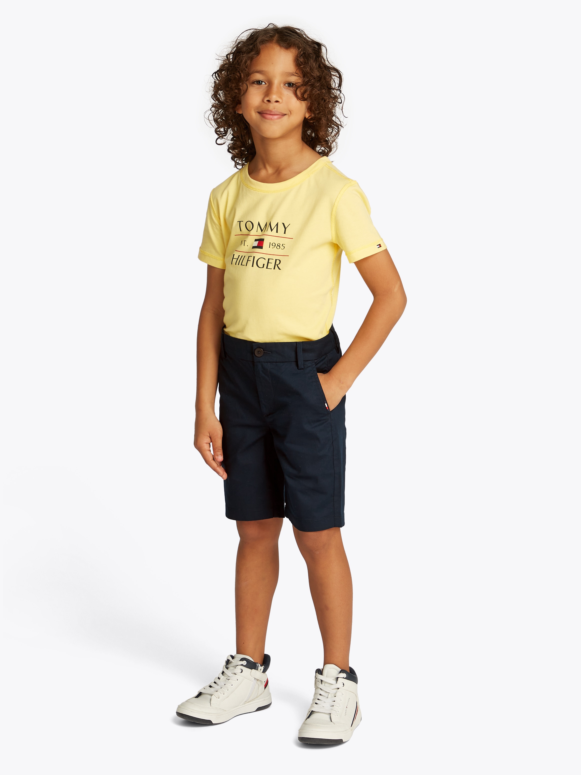 Tommy Hilfiger Shorts »1985 CHINO SHORT« mit Logostickerei