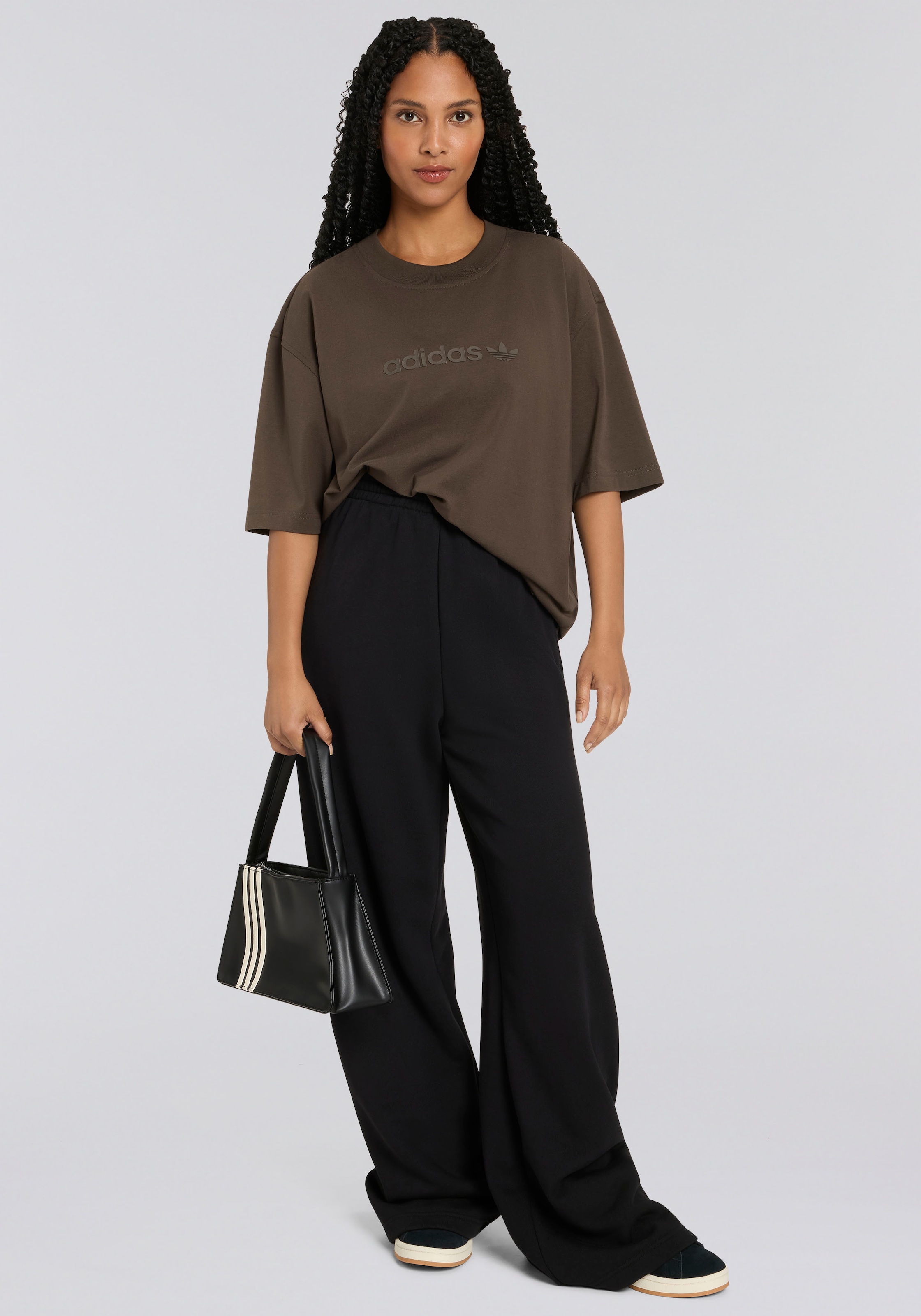 adidas Originals Sporthose »ESS WL PANT FT«, (1 tlg.), lässig und bequem, mit weitem Bein