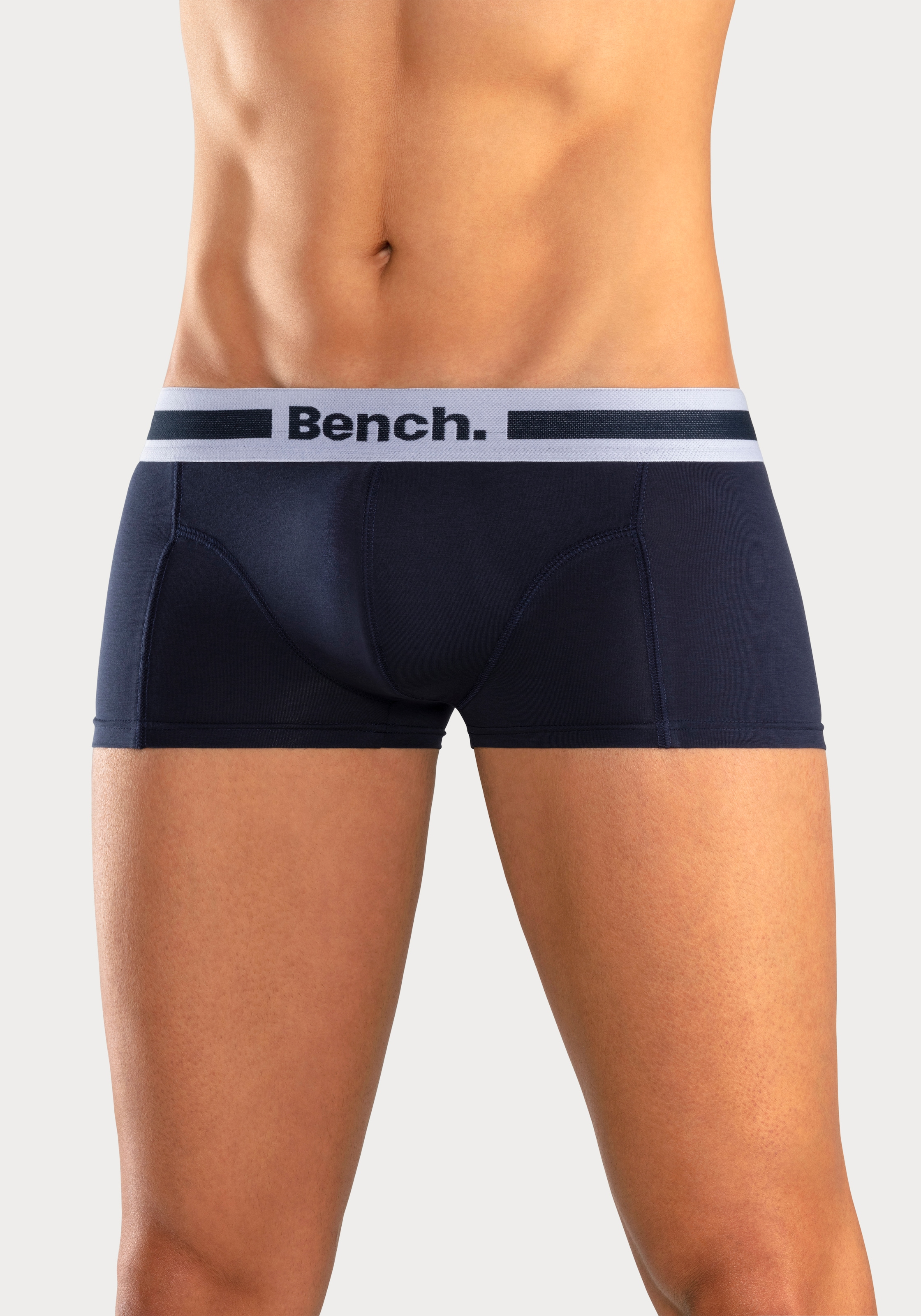 Bench. Hipster, (Packung, 4 St.), knapp sitzende Boxershorts aus Baumwollmischung