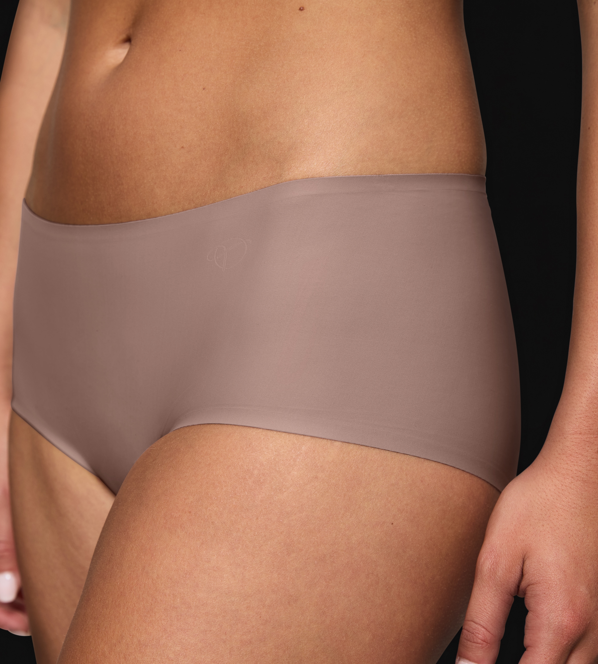 Triumph Panty »Body Make-Up Illusion«, nahtlos, Microfaser, weicher Bund, geprägtes Logo