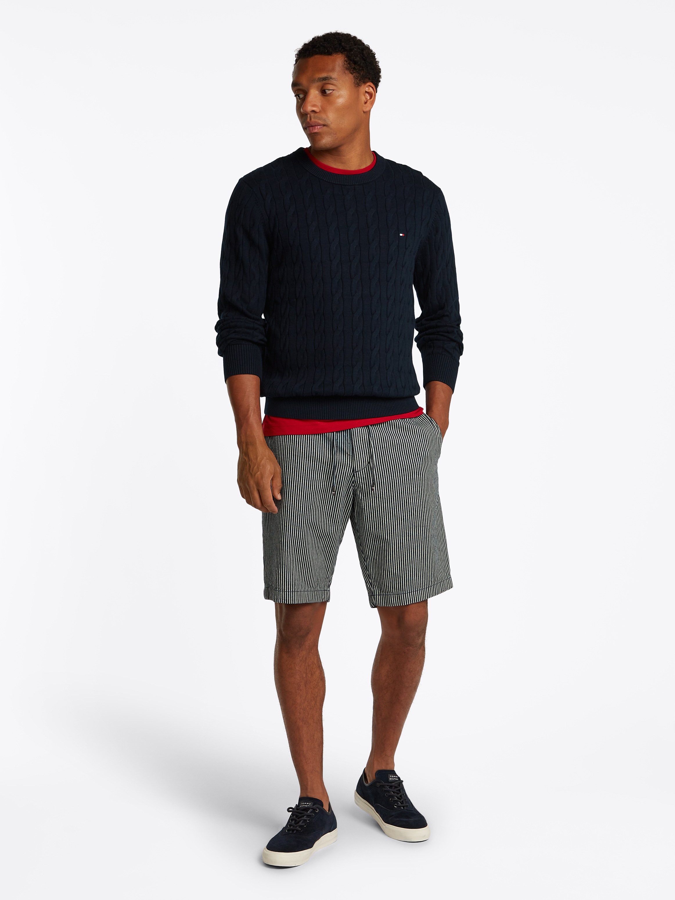 Tommy Hilfiger Strickpullover »CLASSIC CABLE CREW NECK mit Strukturstrick und Flaglabel«, unifarben, casual, regular fit, Baumwolle, Rundhals