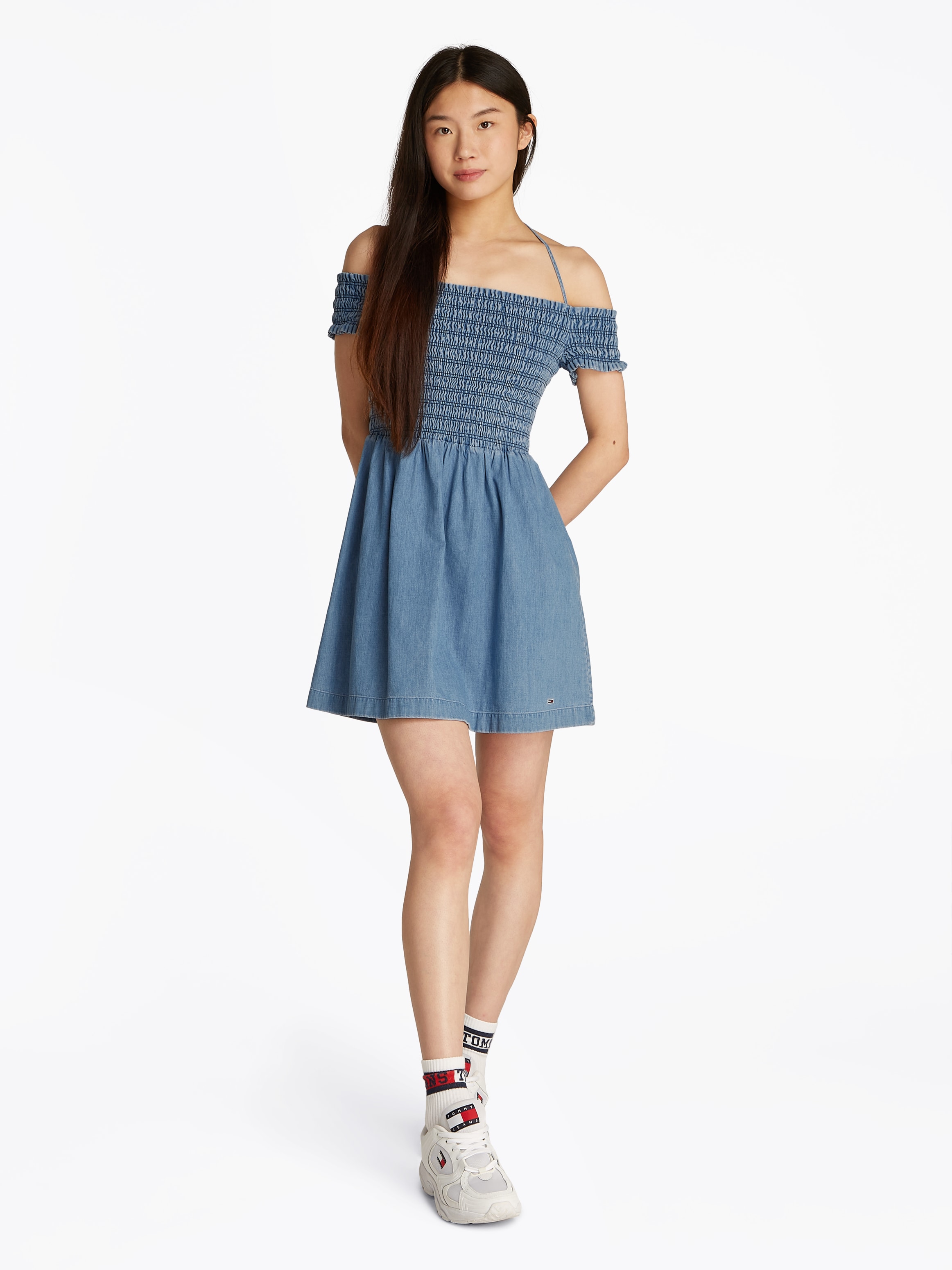 Tommy Jeans Midikleid »TJW CHAMBRAY FIT & FLARE DRESS«, mit Bindeband, in blauer Waschung
