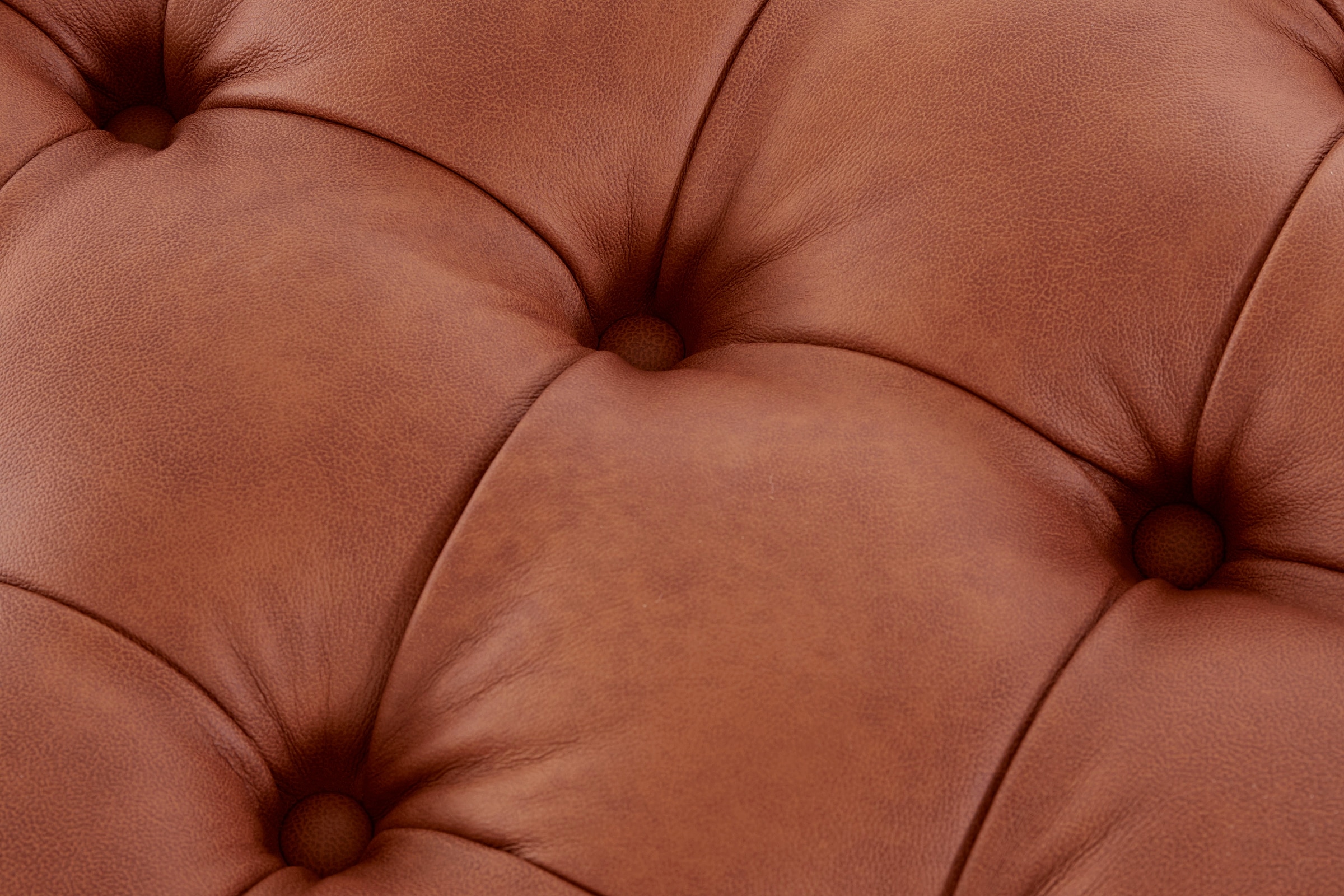 Guido Maria Kretschmer Home&Living Polsterhocker »Kalina«, mit klassischer Chesterfield-Knopfheftung, passend zur Serie "Kalina"