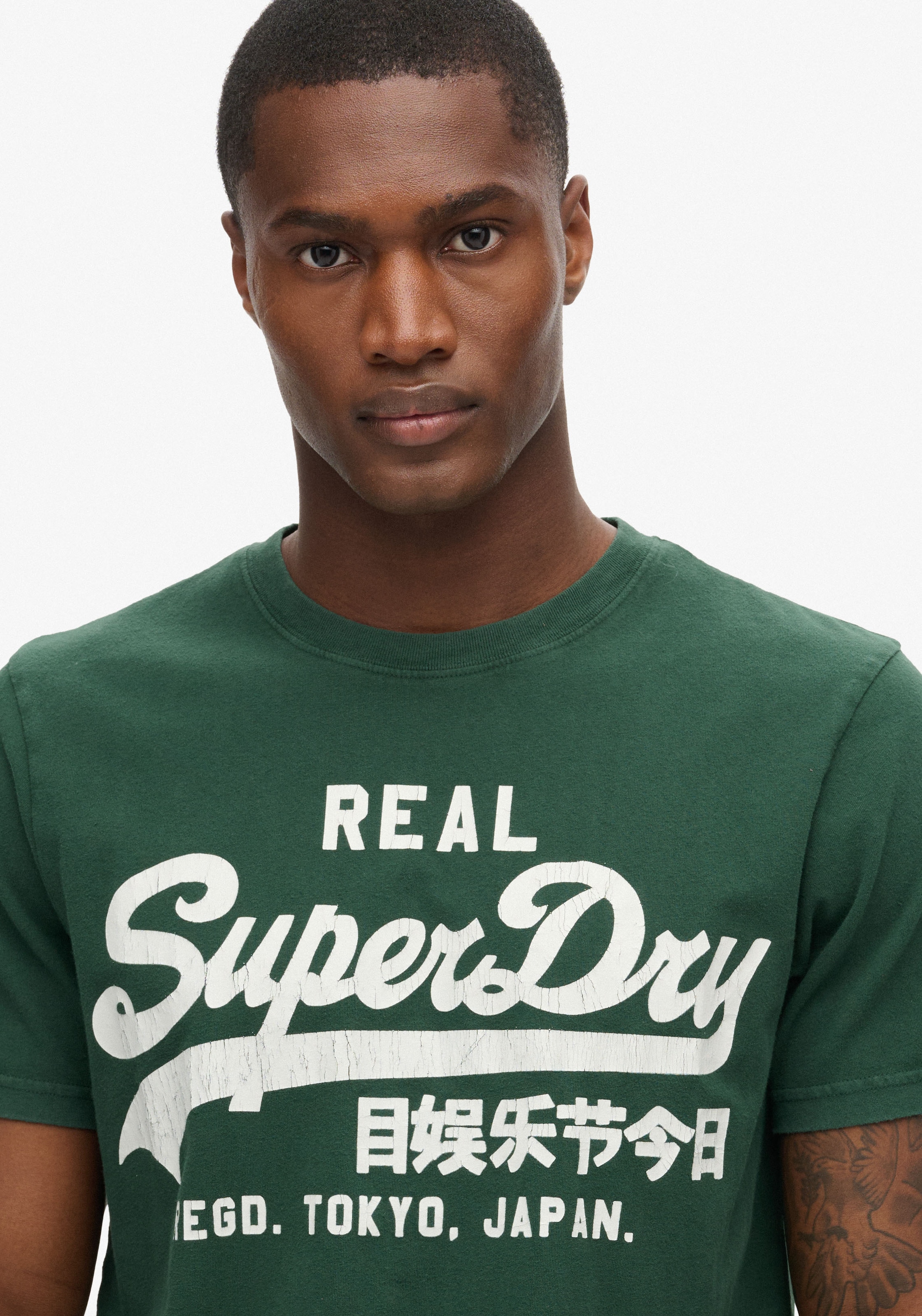 Superdry Rundhalsshirt »CLASSIC VL GRAPHIC T SHIRT«