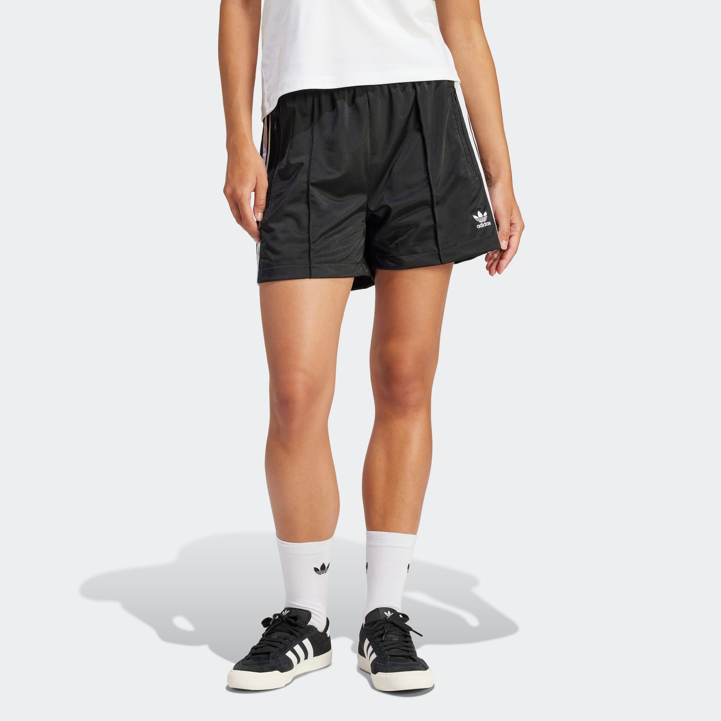 Adidas Originals, Unisex, adidas Originals »FIREBIRD SHORT«, schwarz, S, N-Gr, Diese lässigen Shorts sind teilweise aus recycelten Materialien 