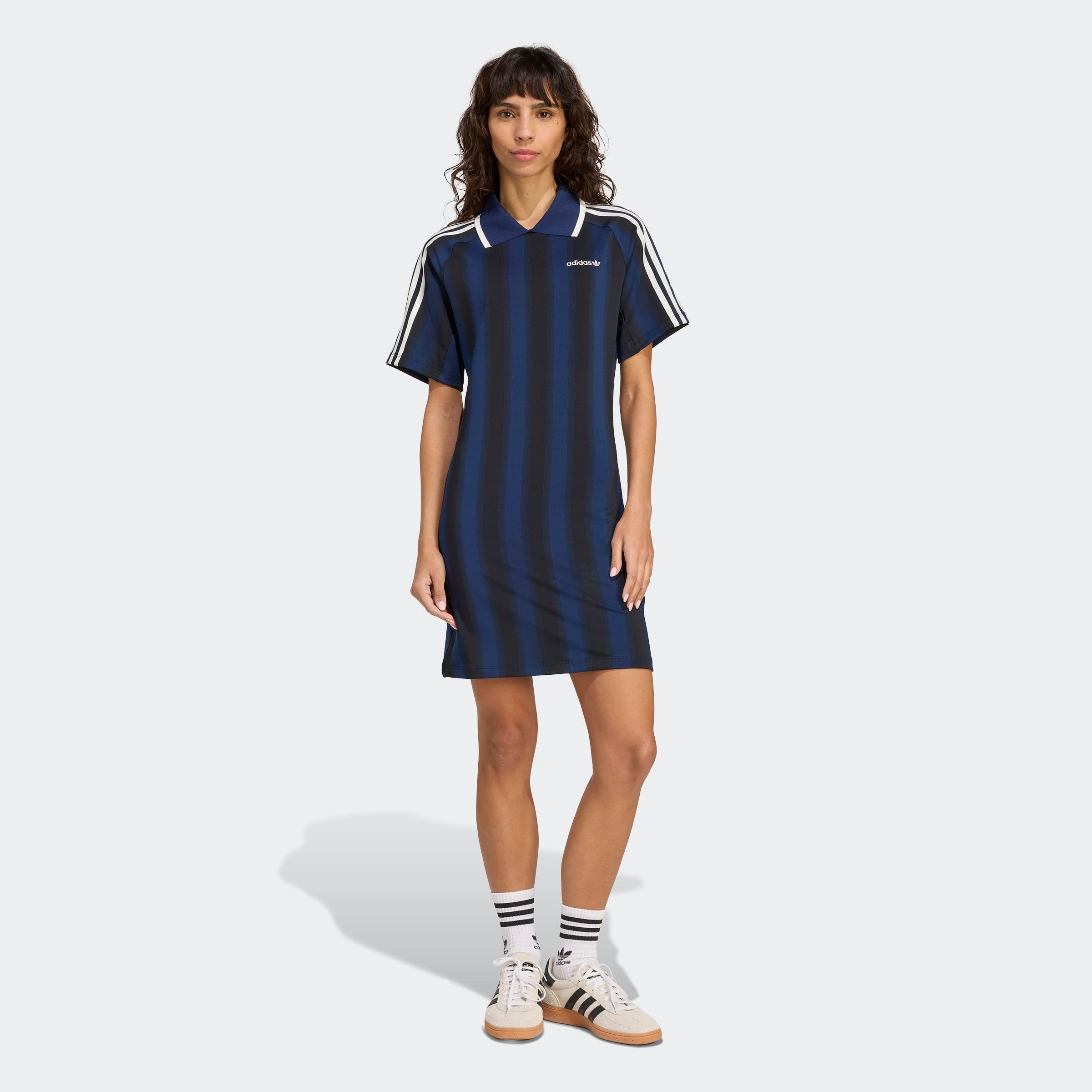 adidas Originals Shirtkleid "INSPIRED GRAPHIC" sportlicher Look, vom Fussball inspirierter Allover-Print