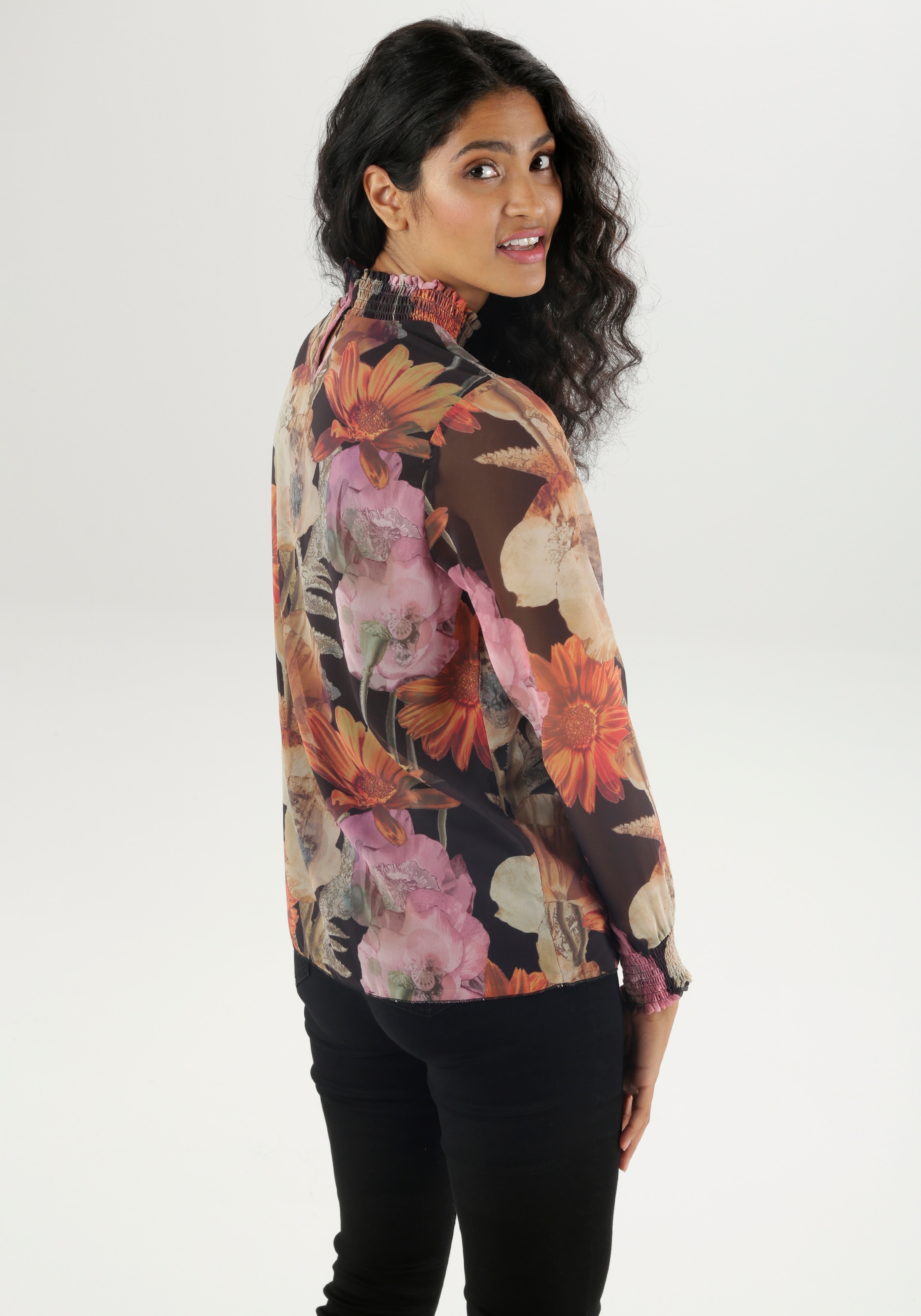 Aniston SELECTED Chiffonbluse, mit romantischem Blumendruck