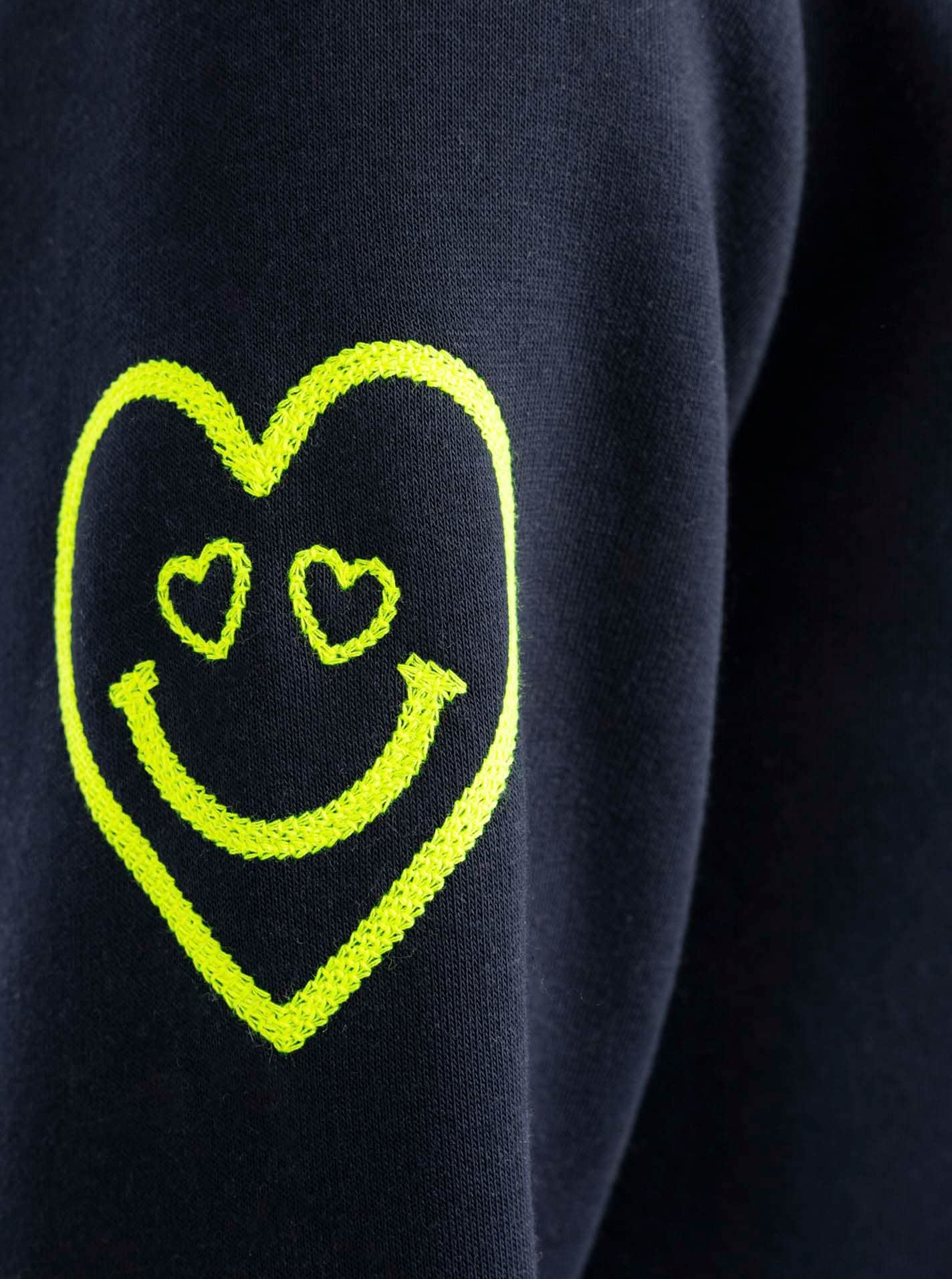 Zwillingsherz Kapuzensweatjacke »"Alissa"«, mit SMILE, gesticktem Herz am Arm und Reissverschluss