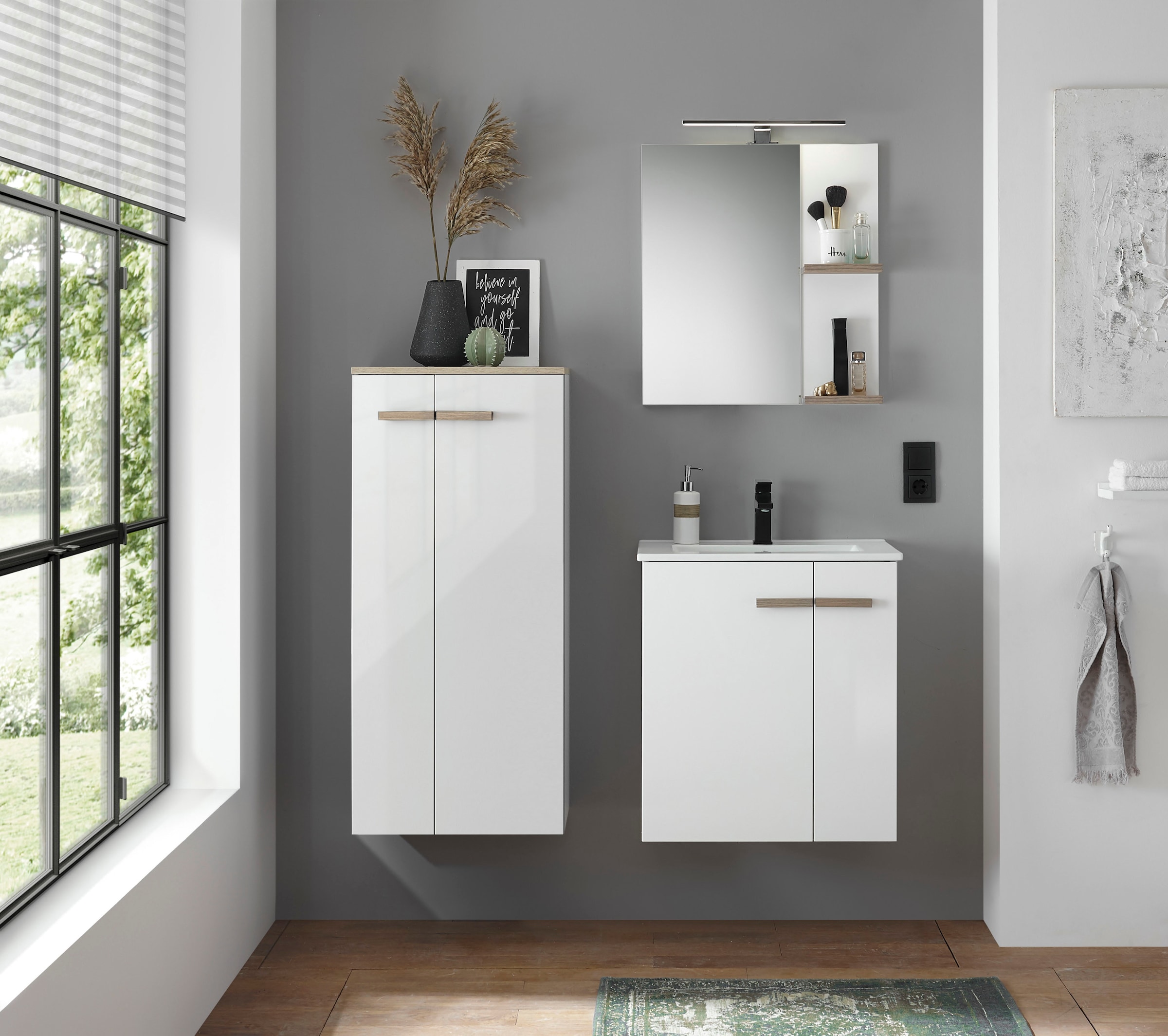 Places of Style Midischrank »SOLiD, Badschrank im modernen Design, Schrank mit Holzgriffen«, in zwei Farben verfügbar, mit Stauraum, stehend o. hängend montierbar