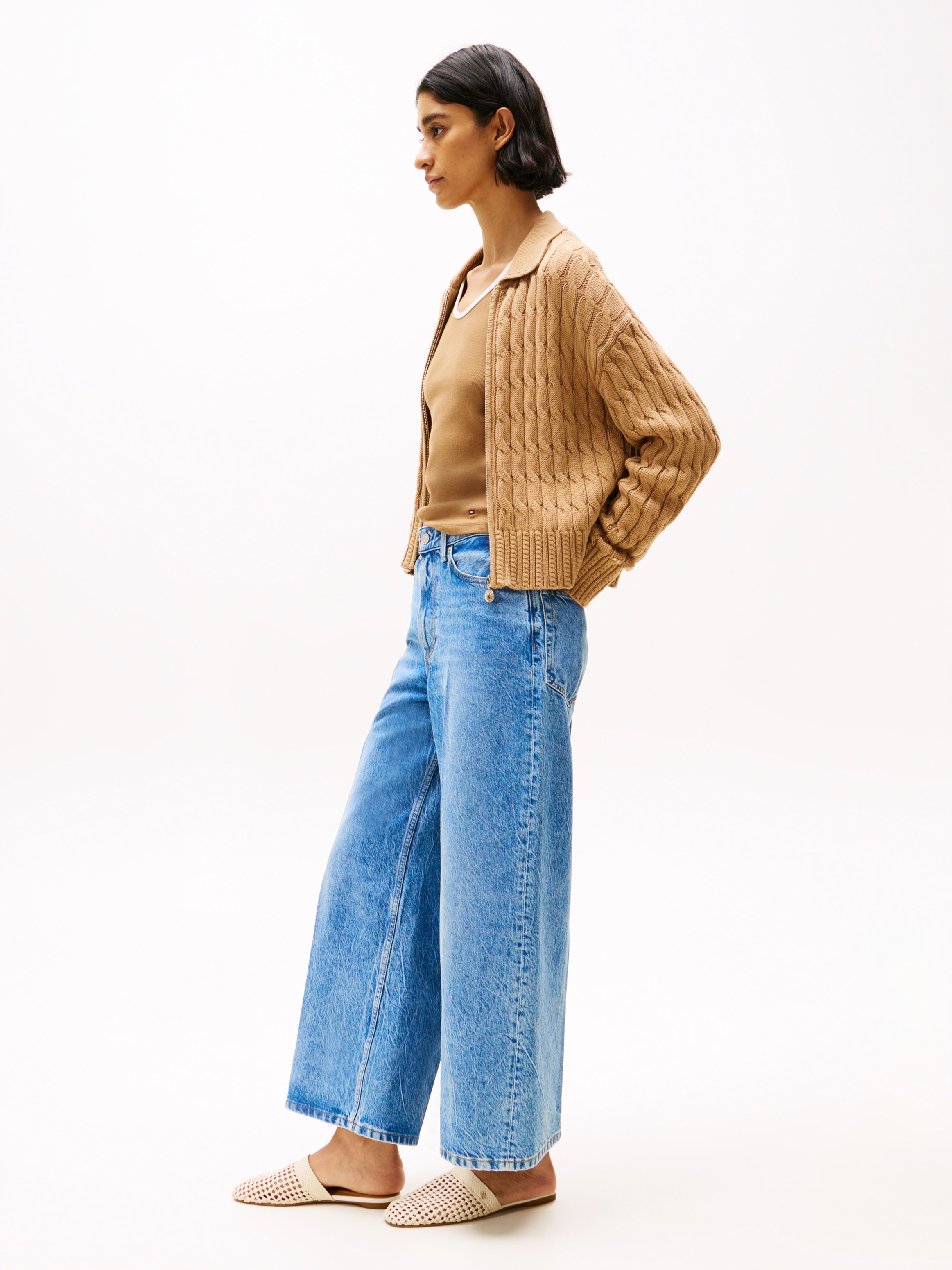Tommy Hilfiger Weite Jeans »WIDE LEG HW LOU«, mit Logo-Badge, mit Nieten, mit Bügelfalten