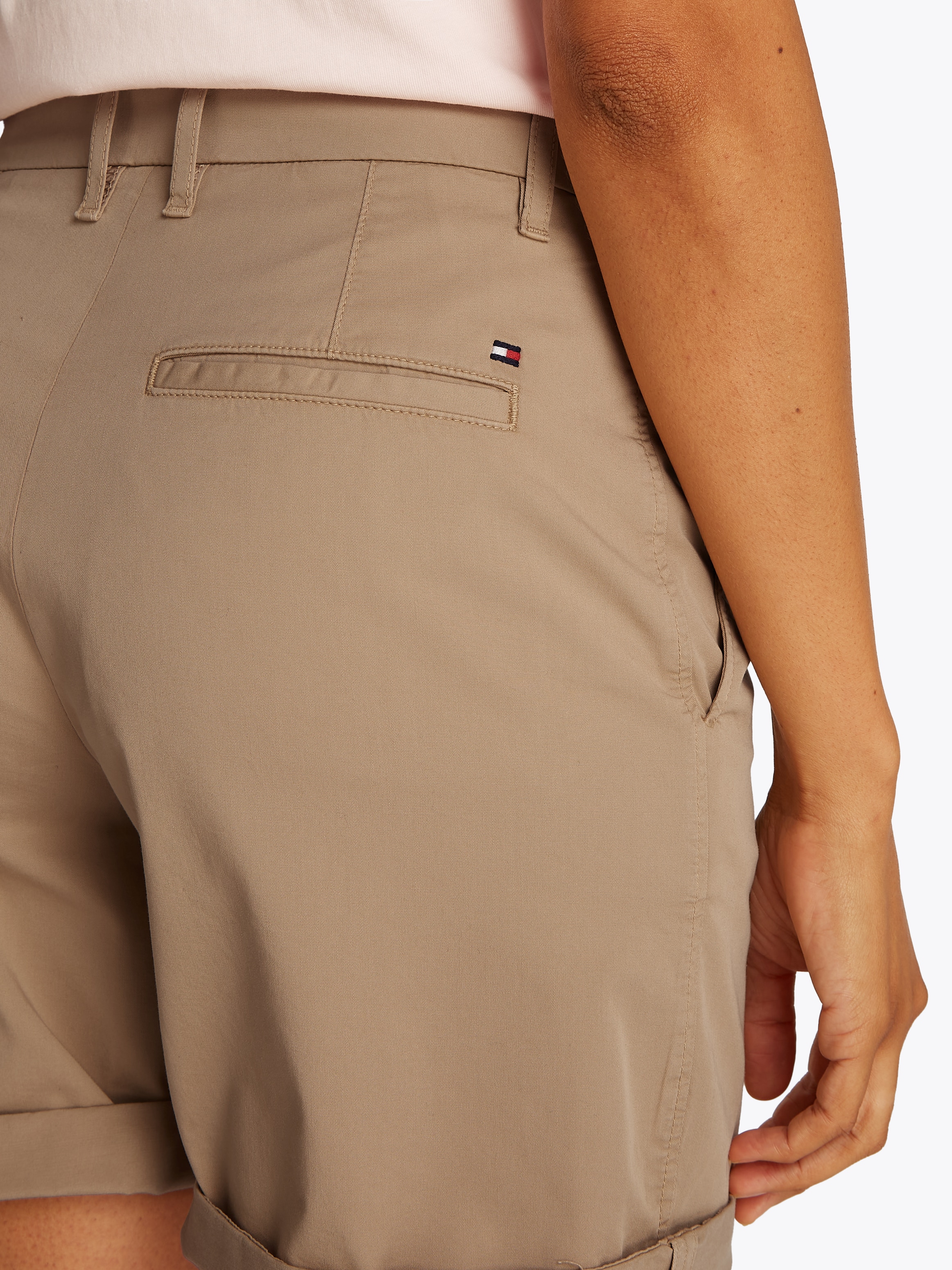 Tommy Hilfiger Chinoshorts »CO BLEND GMD CHINO SHORT«, mit Umschlagsaum