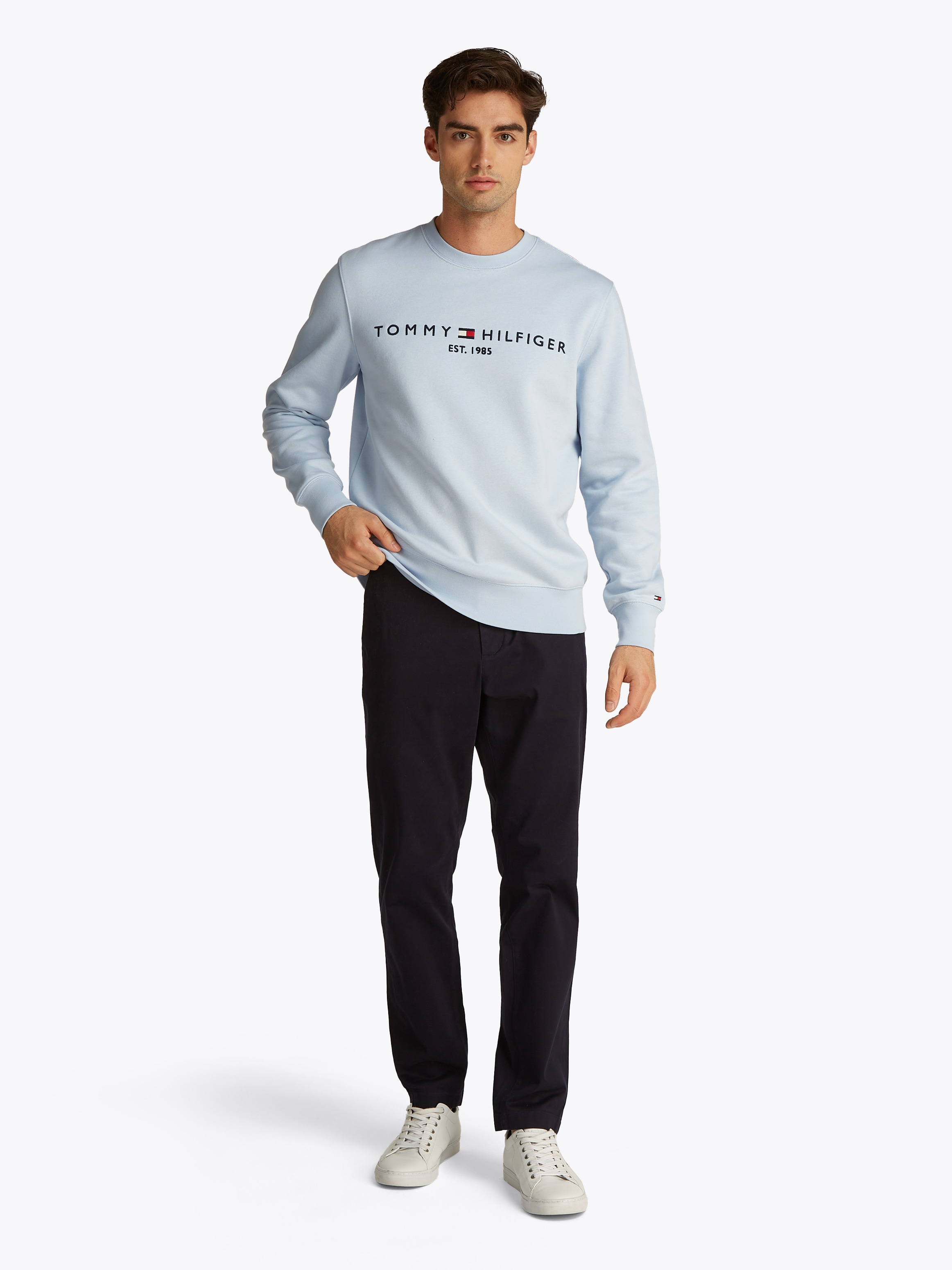 Tommy Hilfiger Sweatshirt »TOMMY LOGO SWEATSHIRT«, mit klassischem Rundhalsausschnitt