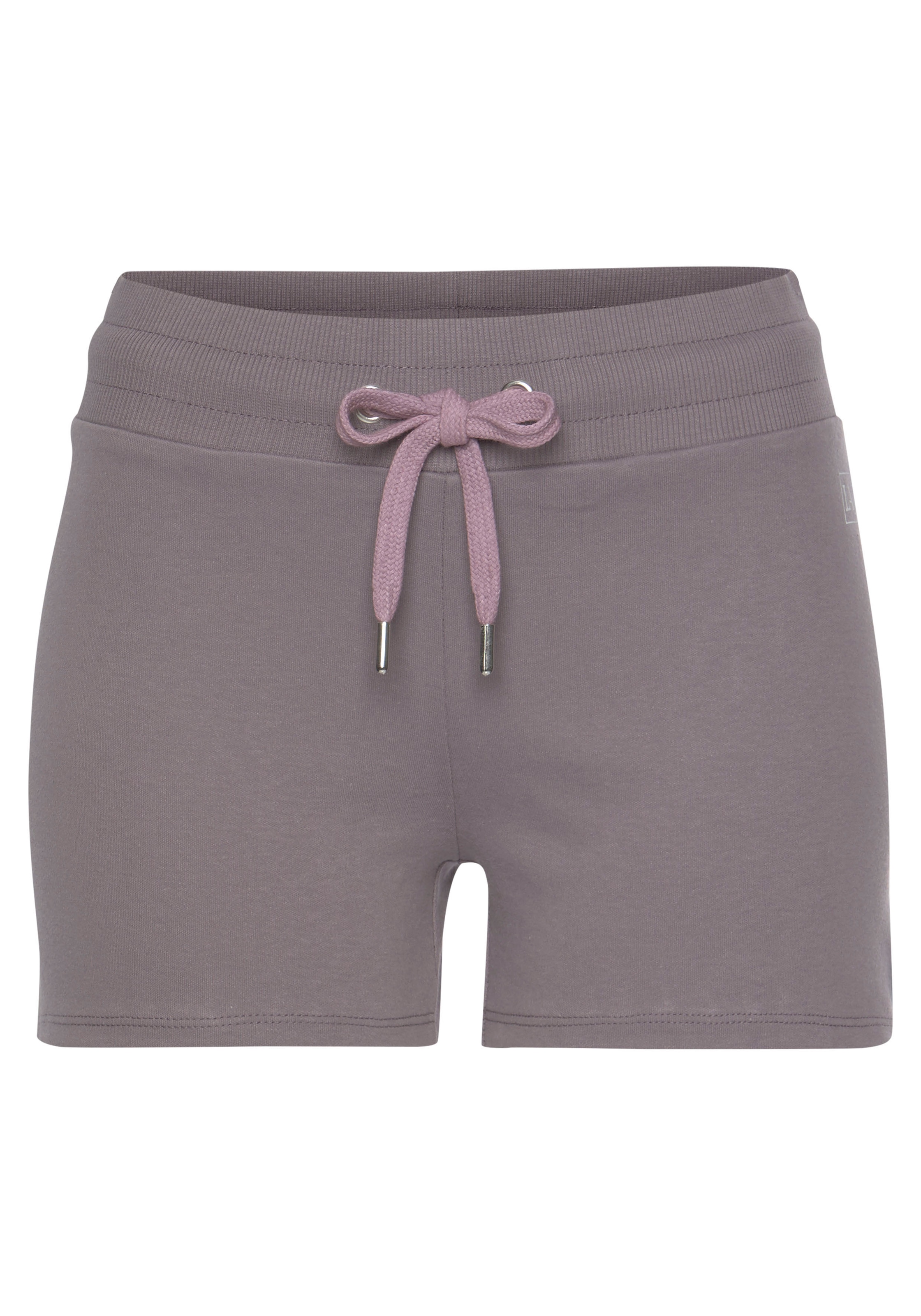 LASCANA ACTIVE Shorts, mit kleinen Seitenschlitzen