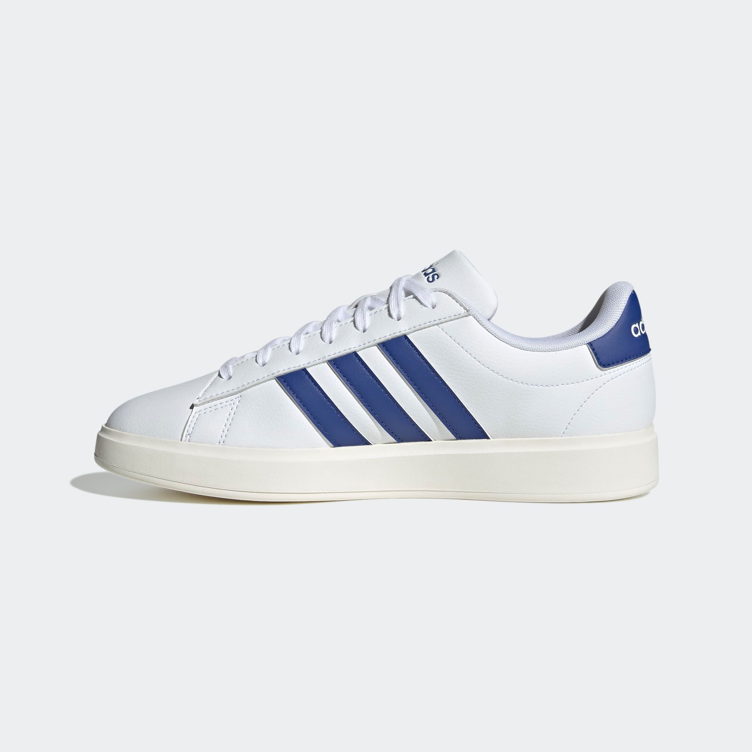 adidas Sportswear Sneaker »GRAND COURT CLOUDFOAM COMFORT«, Design auf den Spuren des adidas Superstar