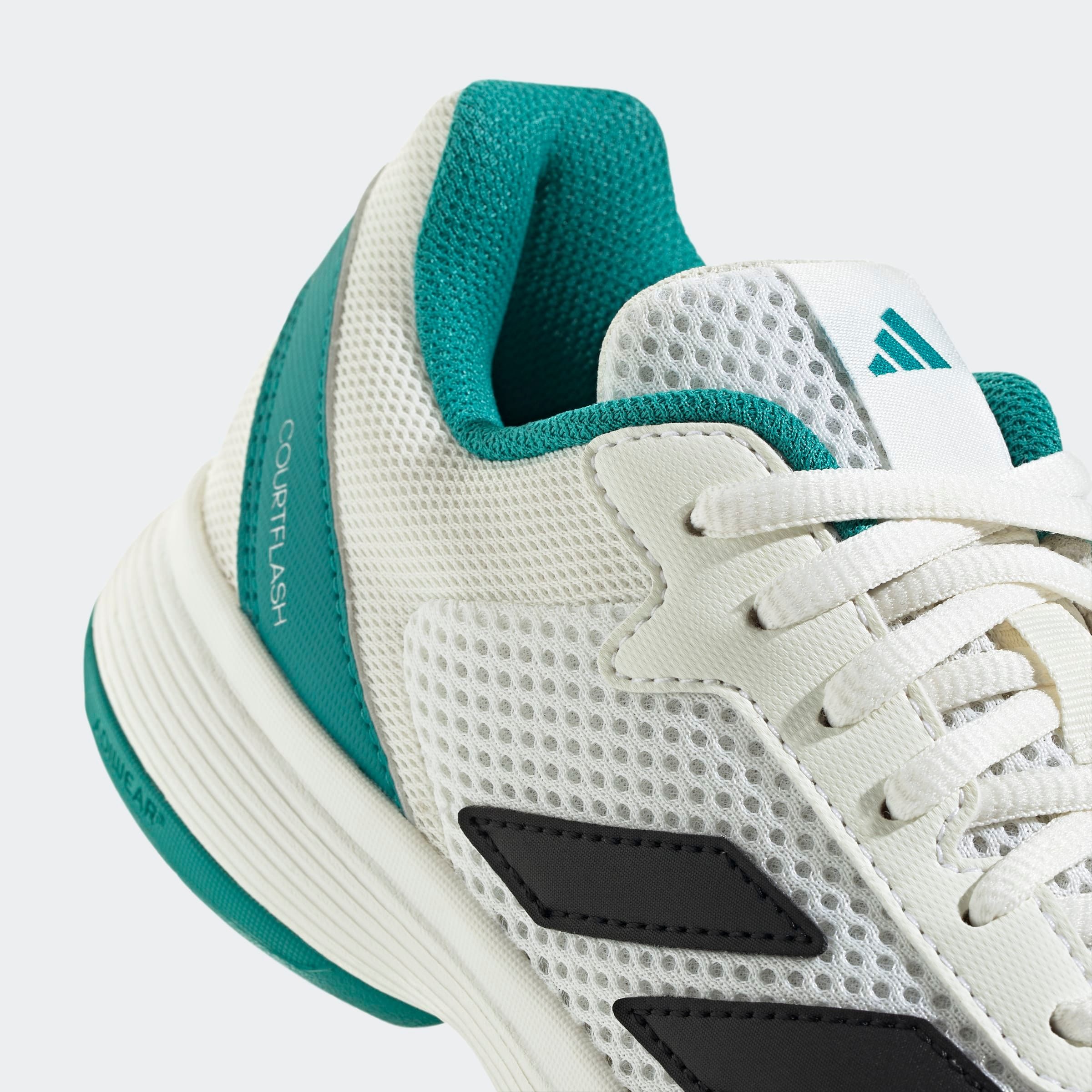 adidas Performance Tennisschuh »COURTFLASH KIDS«, geeignet für Hartplatz und Sandplatz