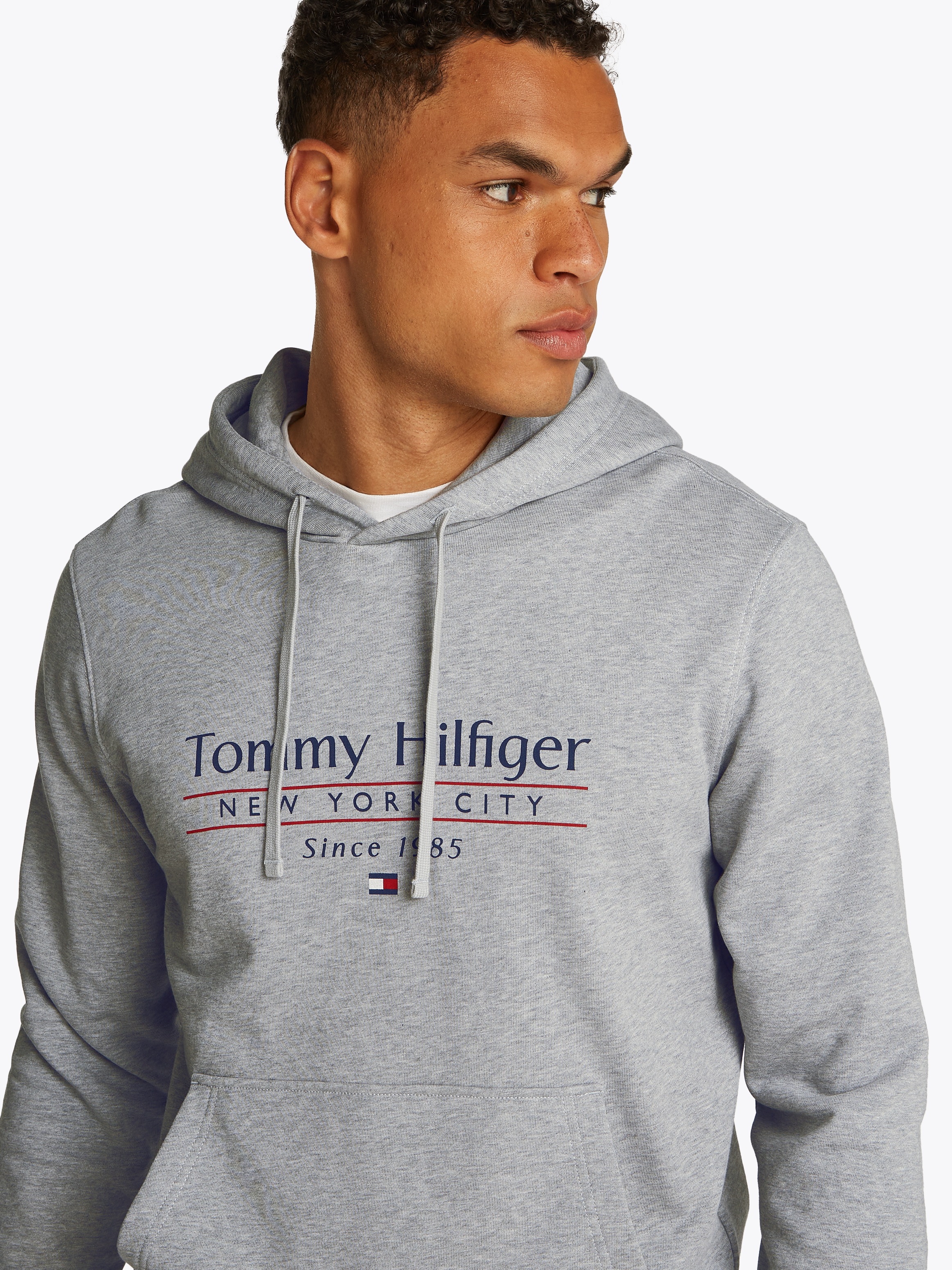 Tommy Hilfiger Hoodie »HILFIGER CENTER STACK HOODY«, mit grossem mehrfarbigen Print