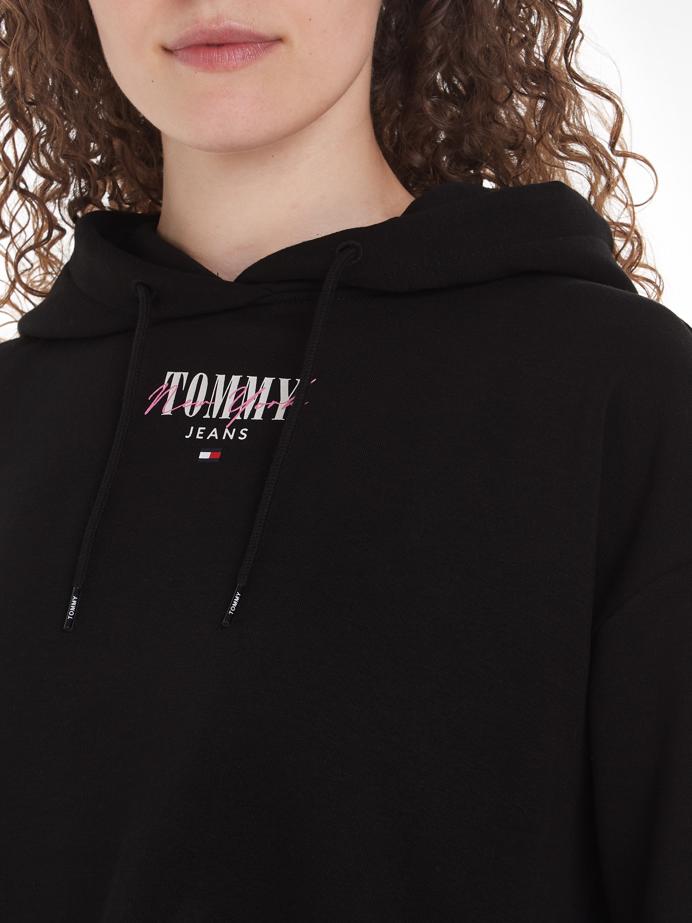 Tommy Jeans Kapuzensweatshirt »TJW RLX ESSENTIAL LOGO HOODIE«, mit Tommy Jeans Logo-Schriftzug & Flag