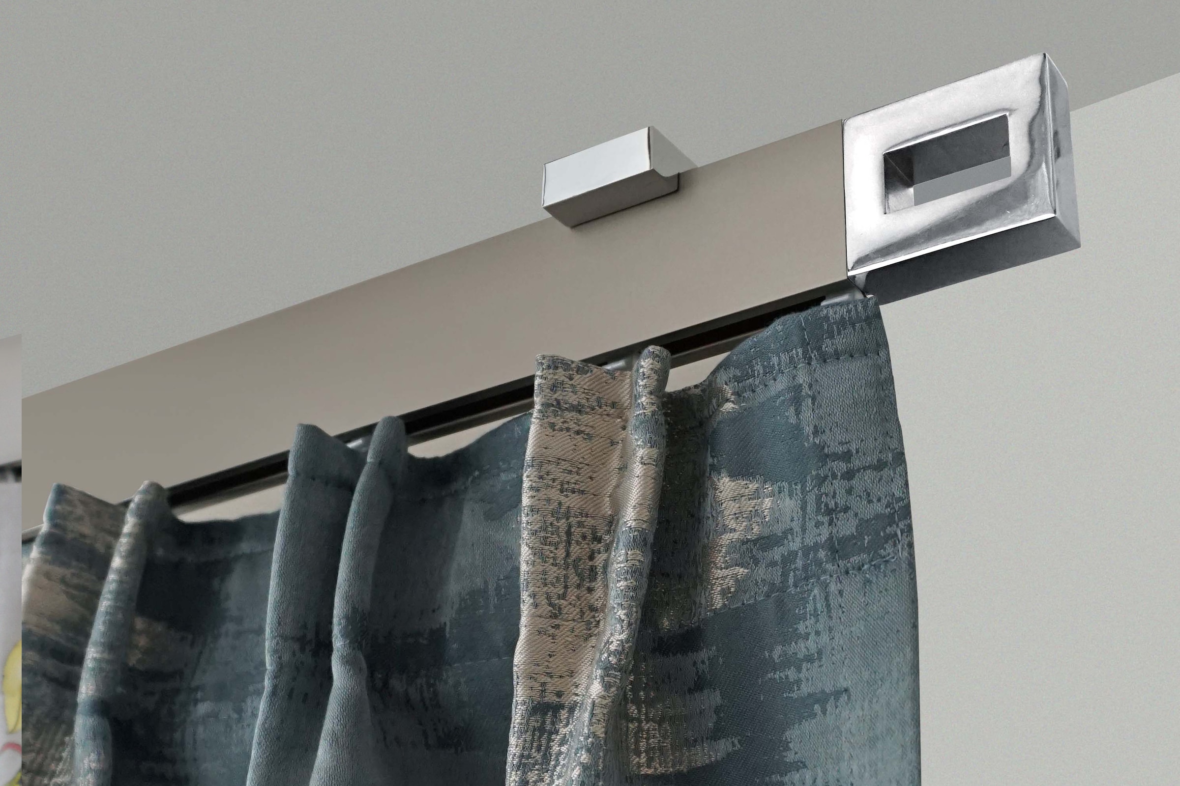 GARESA Gardinenstange "FLAT" 1 läufig-läufig Wunschmasslänge Rechteckprofil, Deckenmontage, perfekter Lauf, modern, verlängerbar