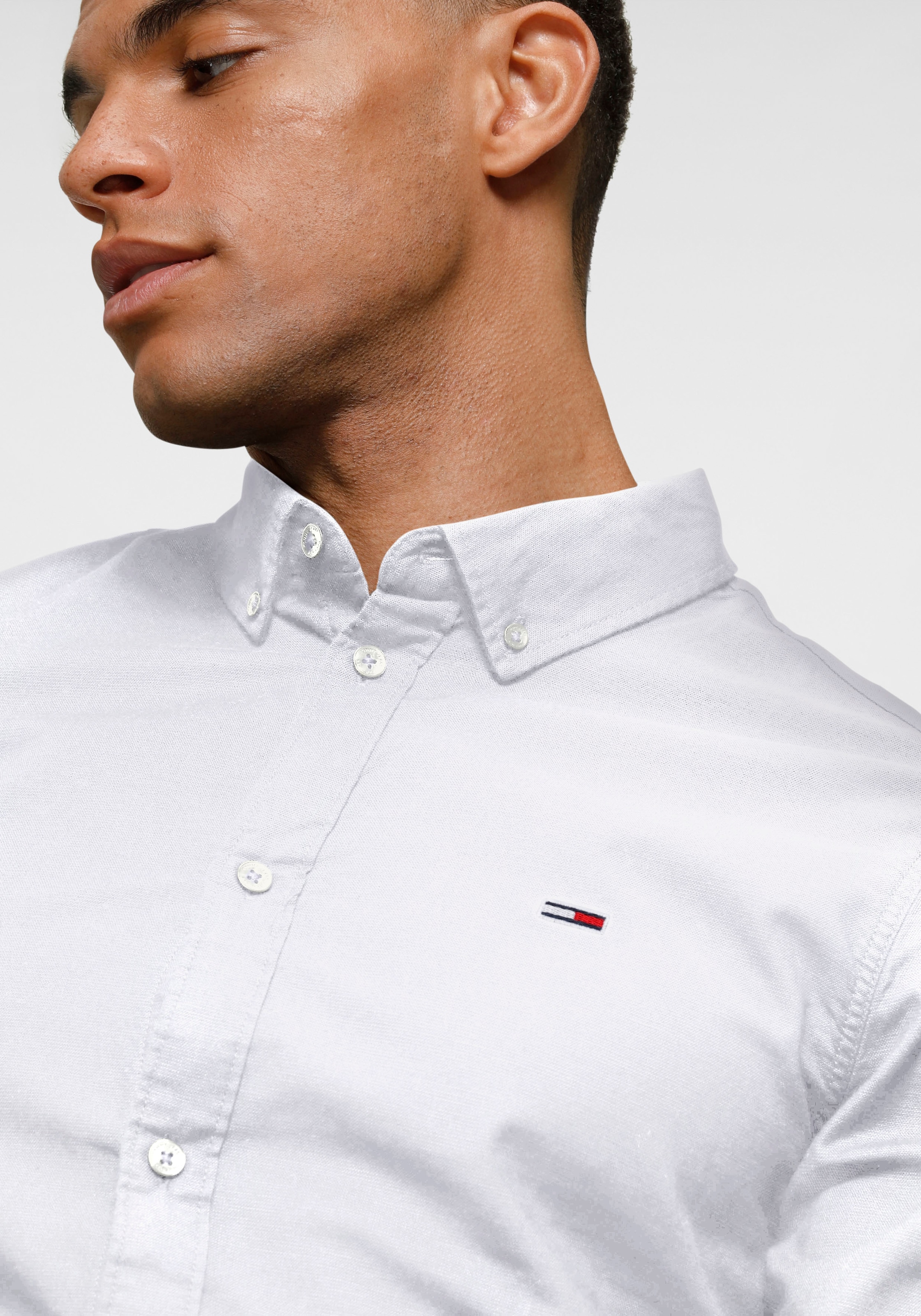 Tommy Jeans Langarmhemd »TJM Slim Stretch Oxford Shirt«, mit Flaglabel auf der Brust