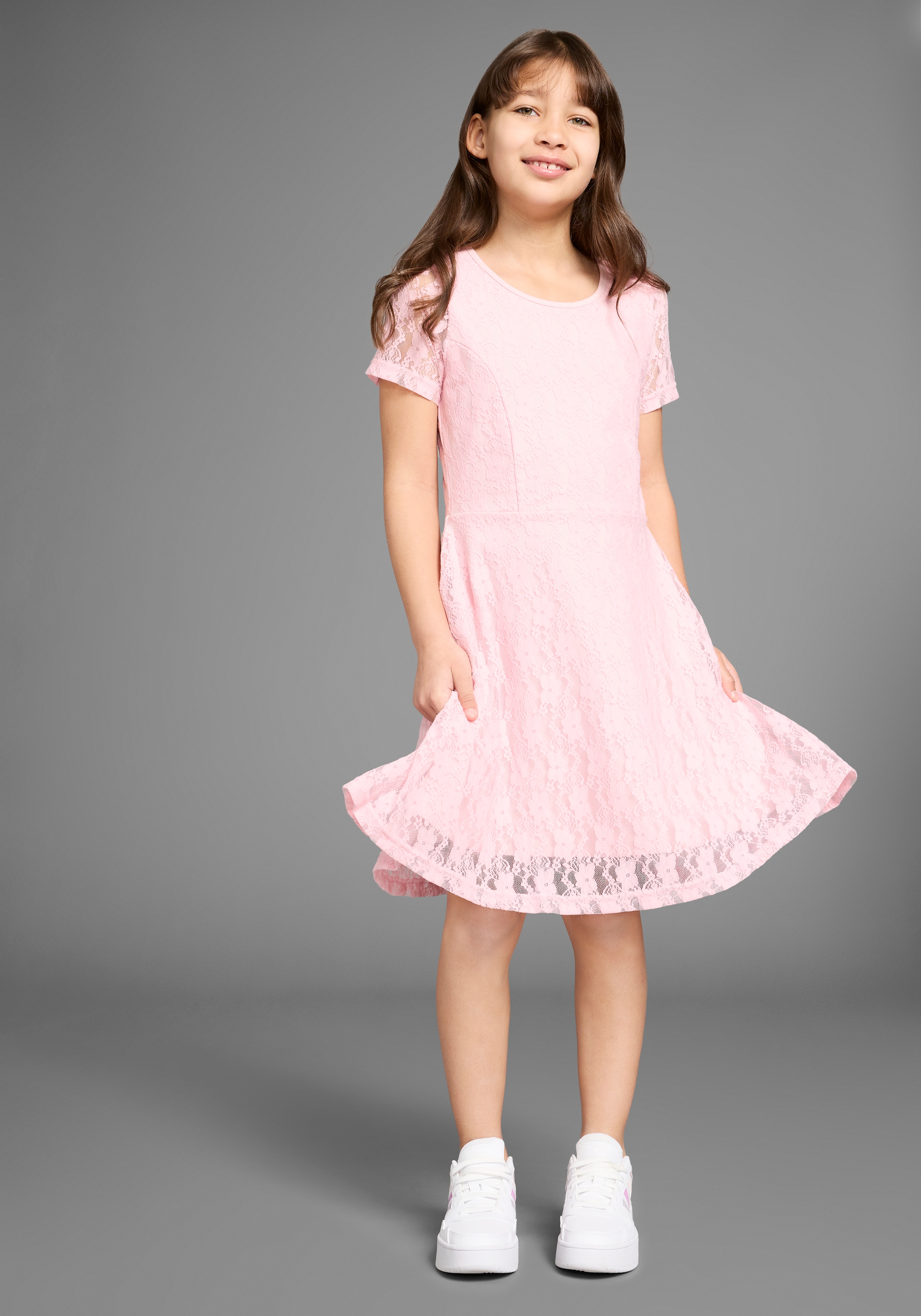 KIDSWORLD Spitzenkleid »Jerseykleid mit aufwendiger Spitze«, Festliches Kleid mit Spitze