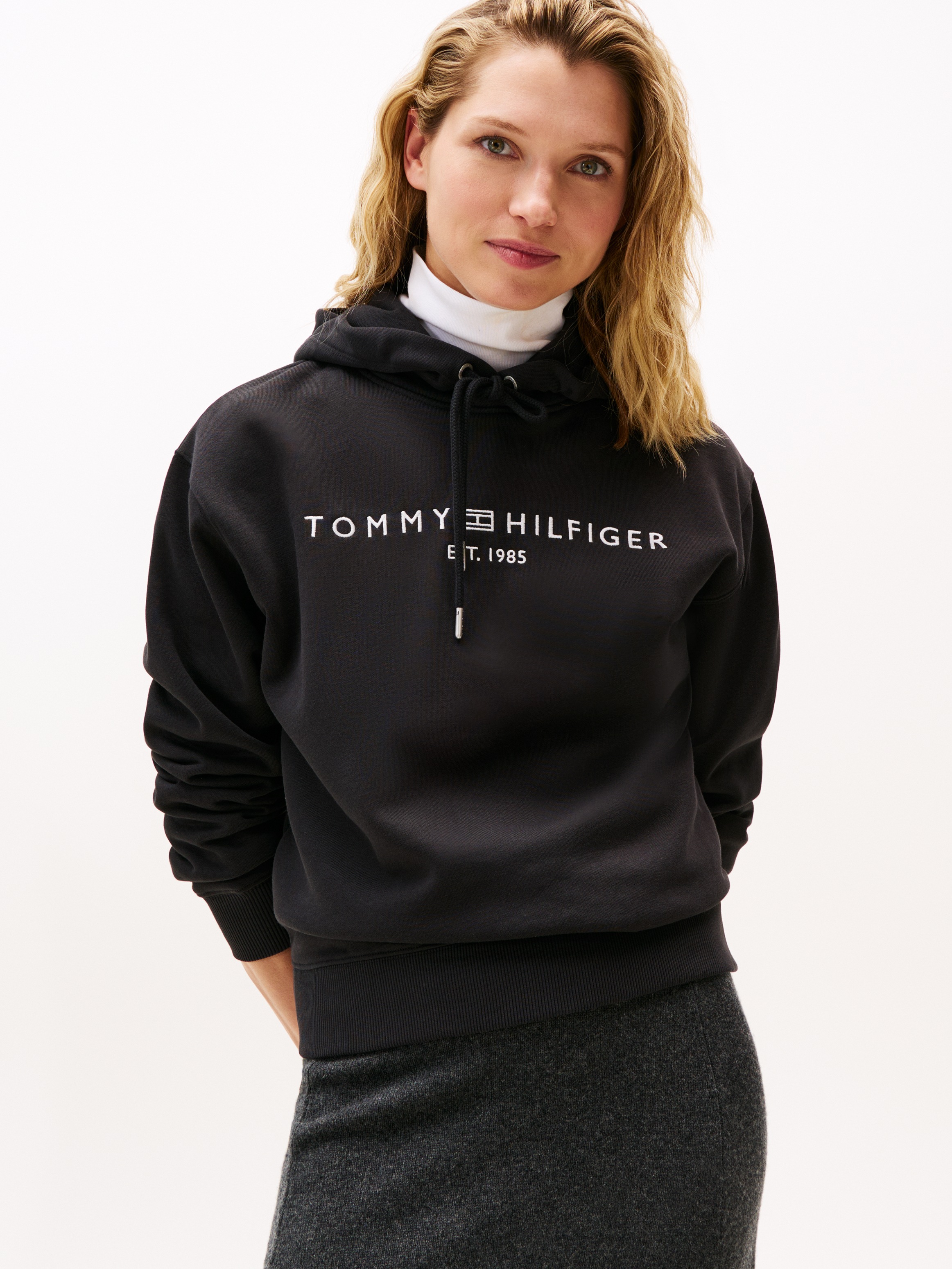 Tommy Hilfiger Kapuzensweatshirt »MDRN REG CORP LOGO HOODIE«, mit gesticktem Logo-Schriftzug
