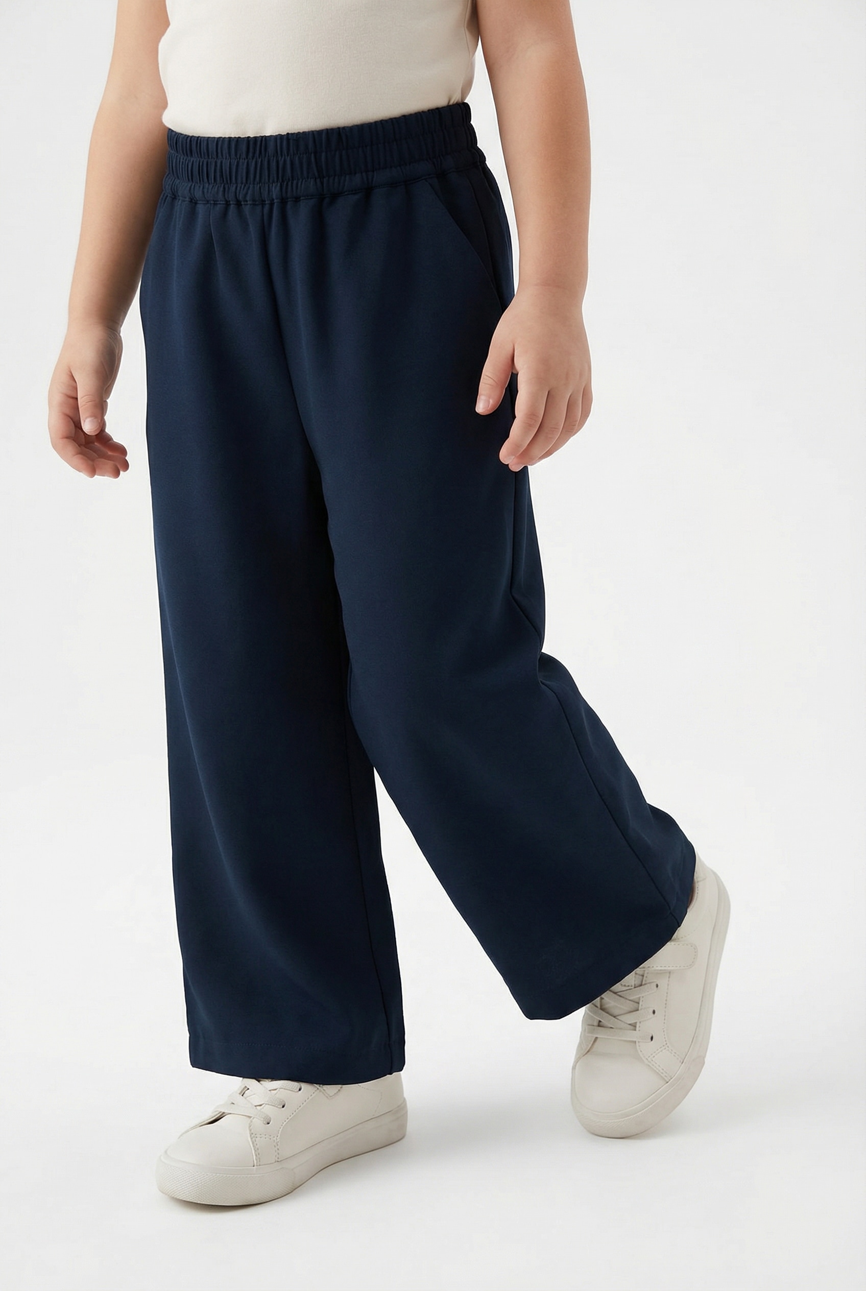 s.Oliver Junior Stoffhose mit weitem, geradem Bein und Gummizug
